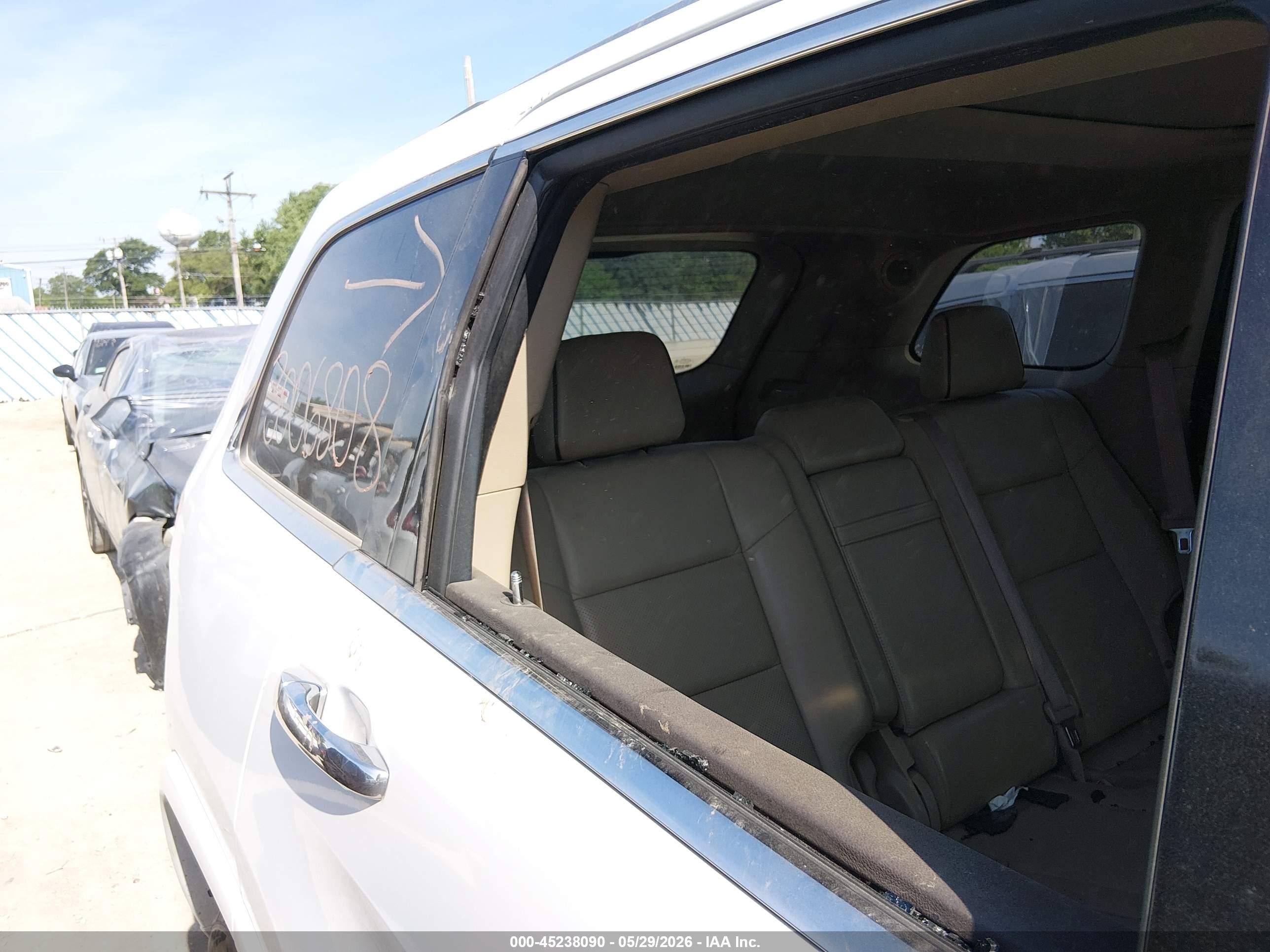2015 Jeep Grand Cherokee Overland White vin: 1C4RJECG2FC792993