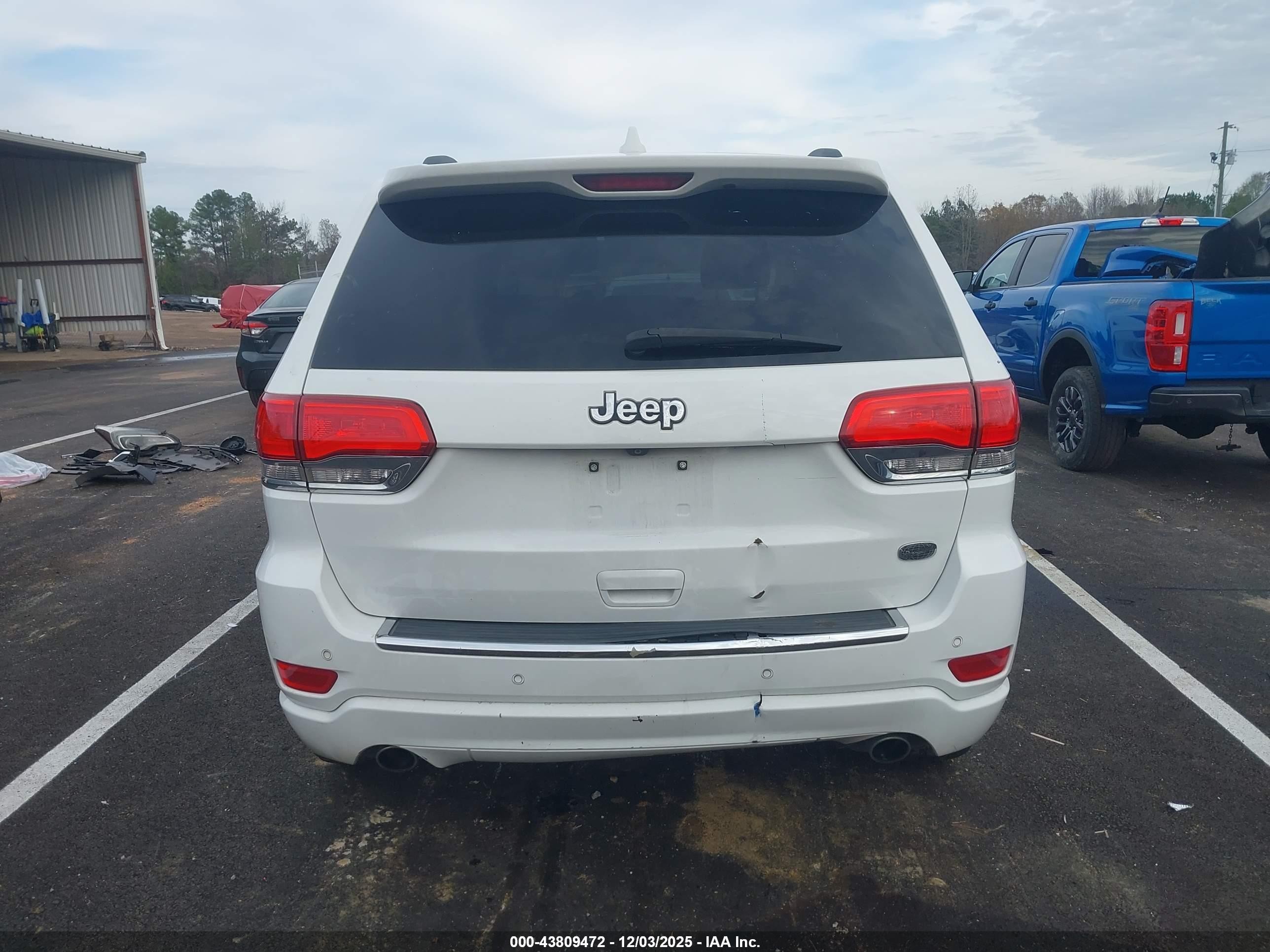 2015 Jeep Grand Cherokee Overland White vin: 1C4RJECG2FC872357