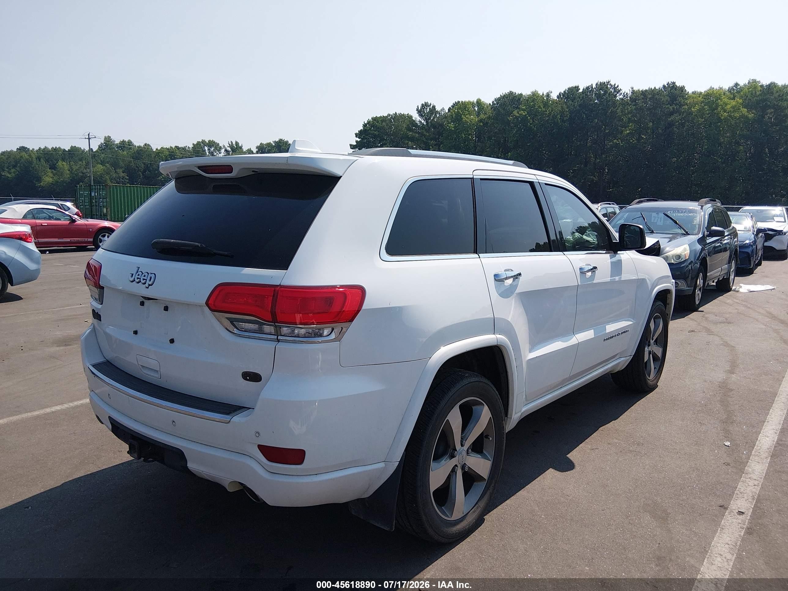 2015 Jeep Grand Cherokee Overland White vin: 1C4RJECG2FC883262