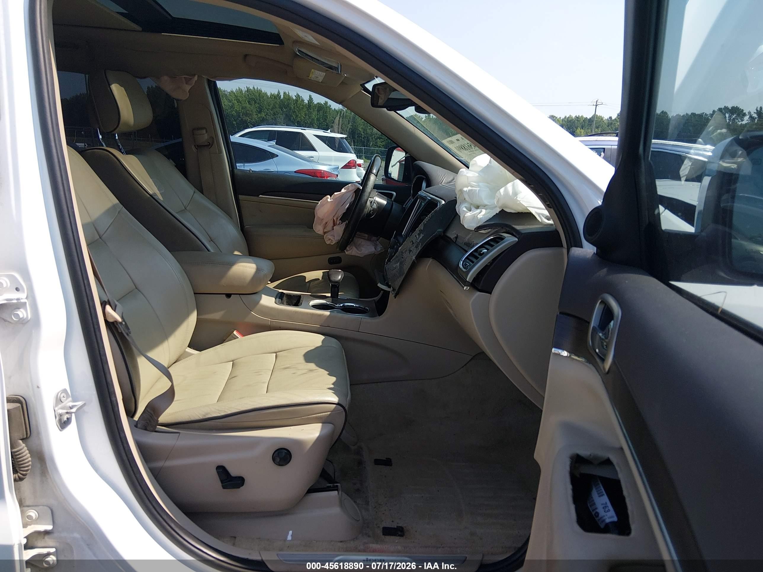2015 Jeep Grand Cherokee Overland White vin: 1C4RJECG2FC883262