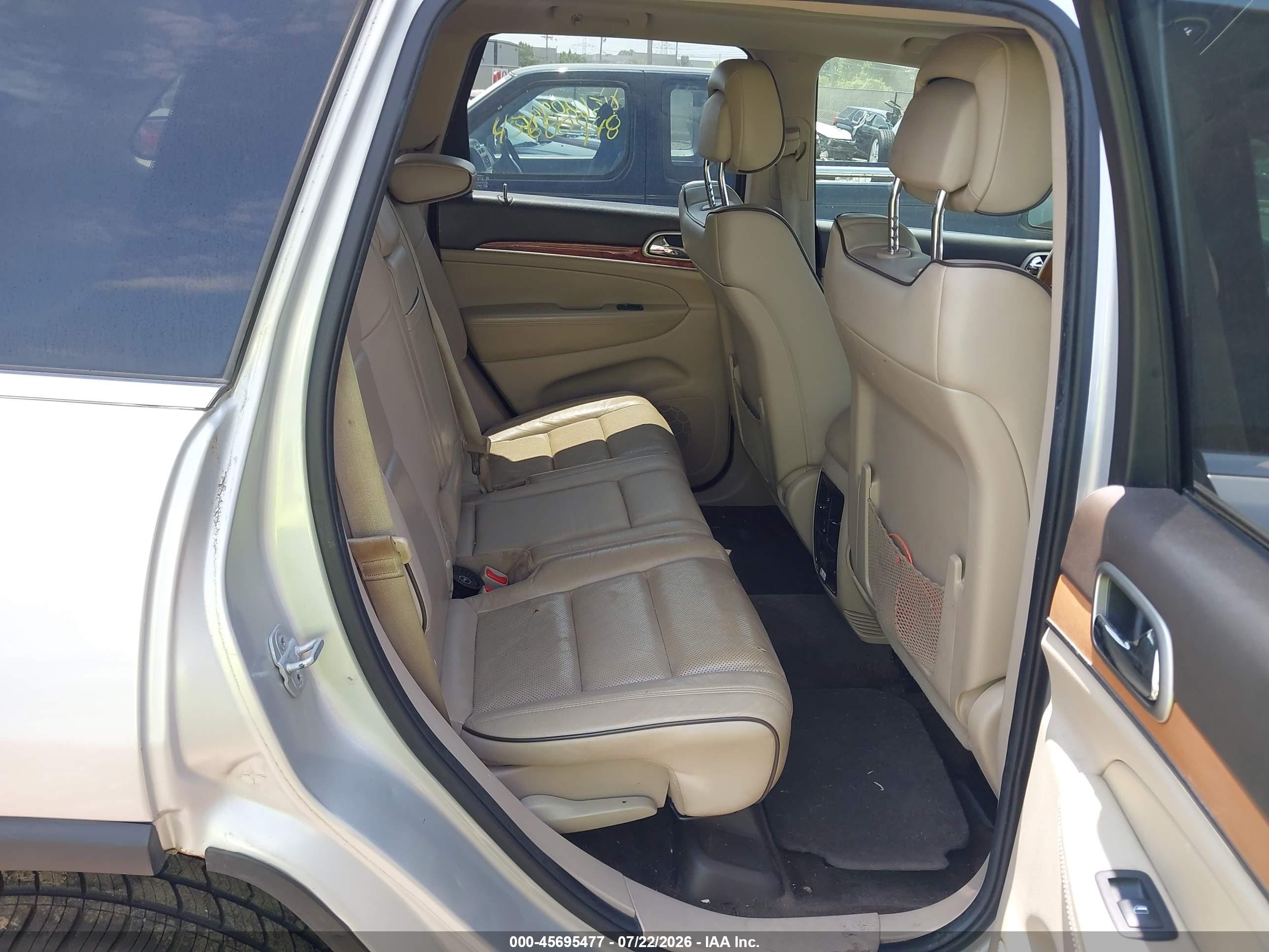 2012 Jeep Grand Cherokee Overland Silver vin: 1C4RJECG3CC204384