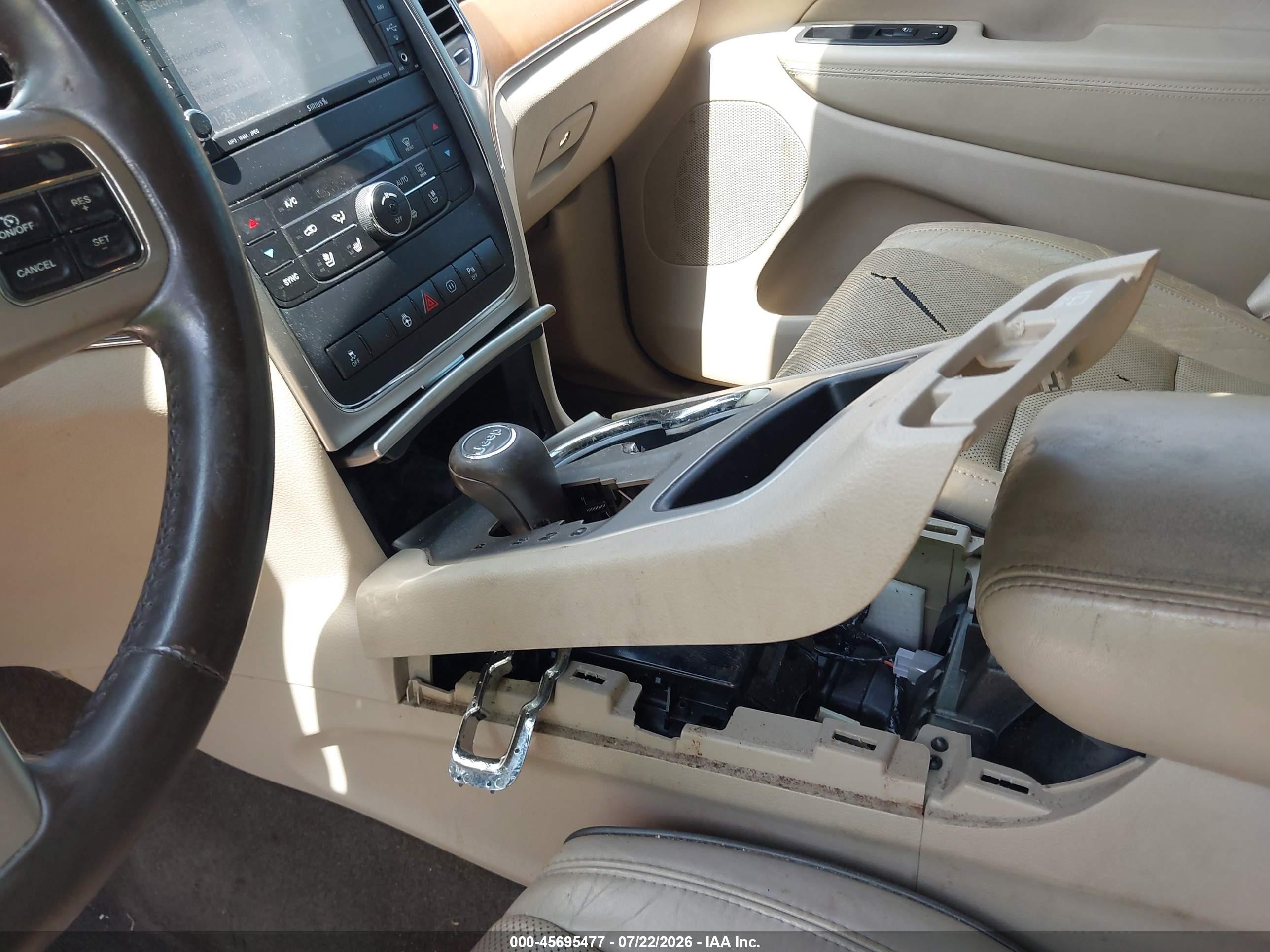 2012 Jeep Grand Cherokee Overland Silver vin: 1C4RJECG3CC204384