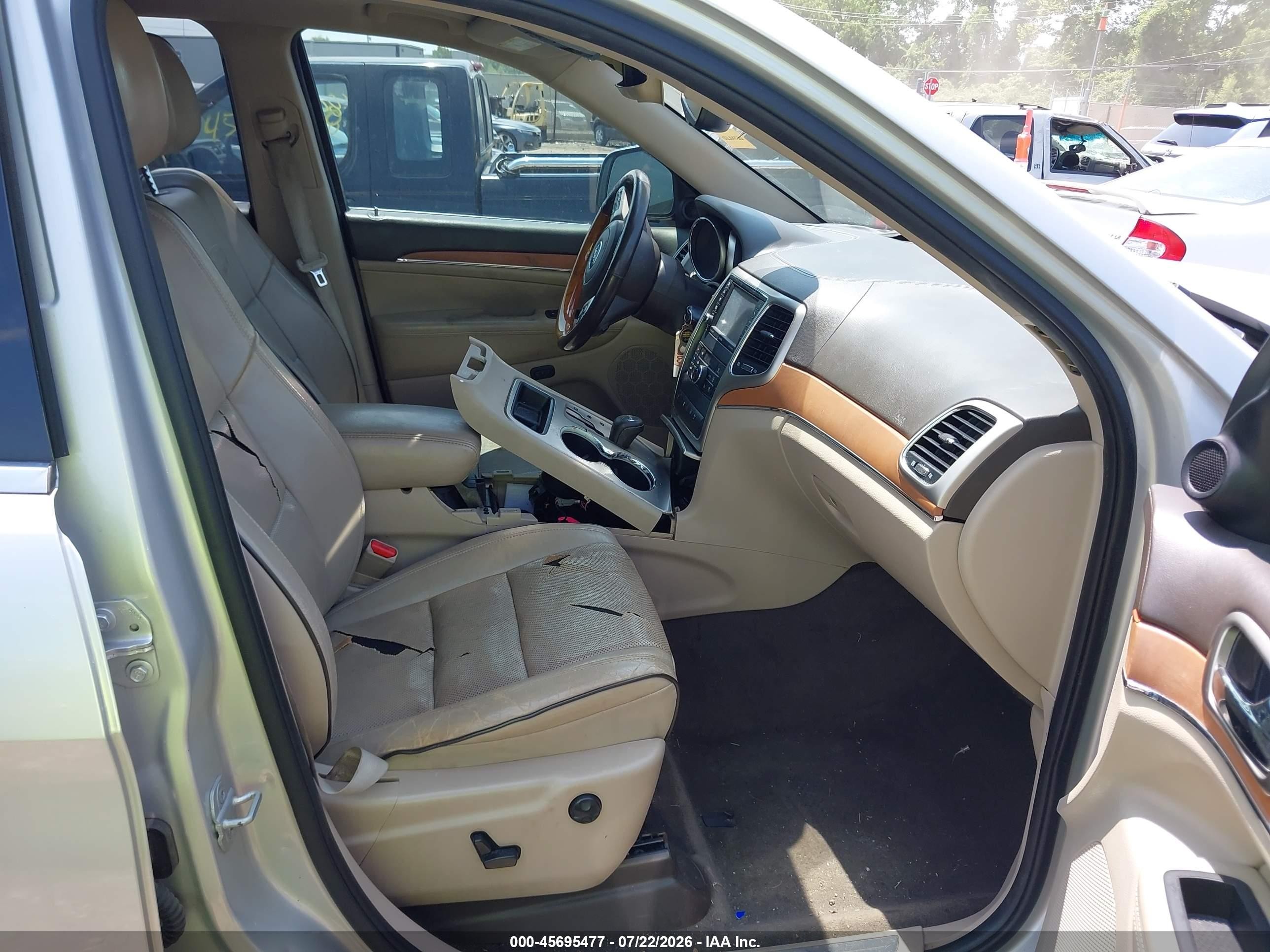 2012 Jeep Grand Cherokee Overland Silver vin: 1C4RJECG3CC204384