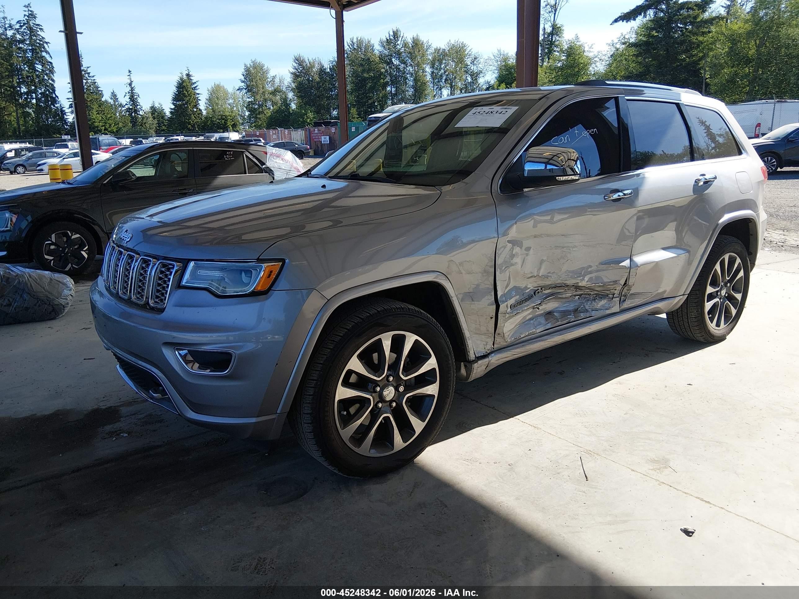 2017 Jeep Grand Cherokee Overland 4x2 Silver vin: 1C4RJECG3HC878199