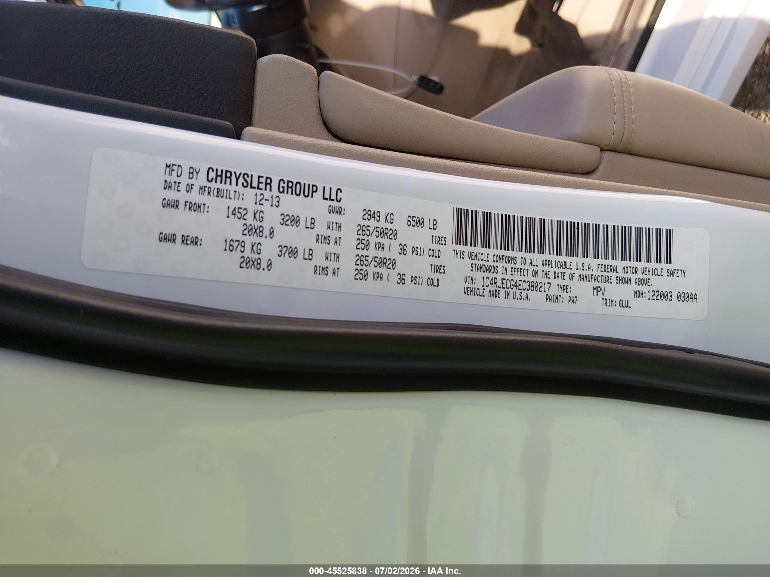 2014 Jeep Grand Cherokee Overland White vin: 1C4RJECG4EC380217