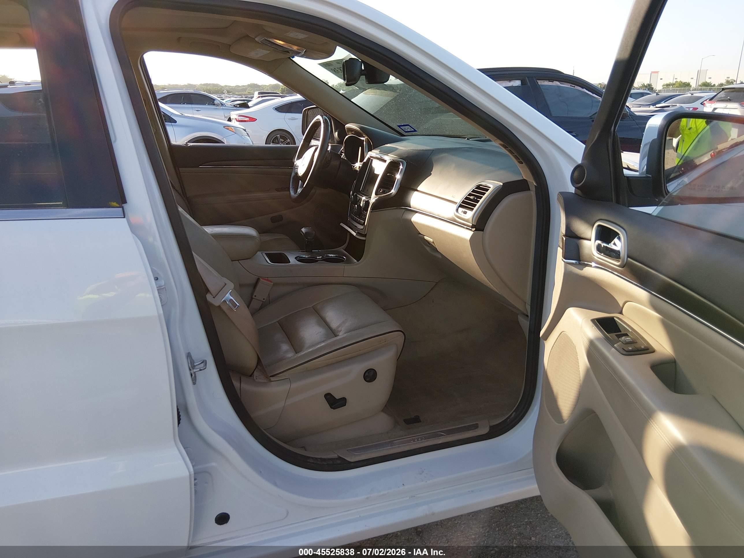 2014 Jeep Grand Cherokee Overland White vin: 1C4RJECG4EC380217