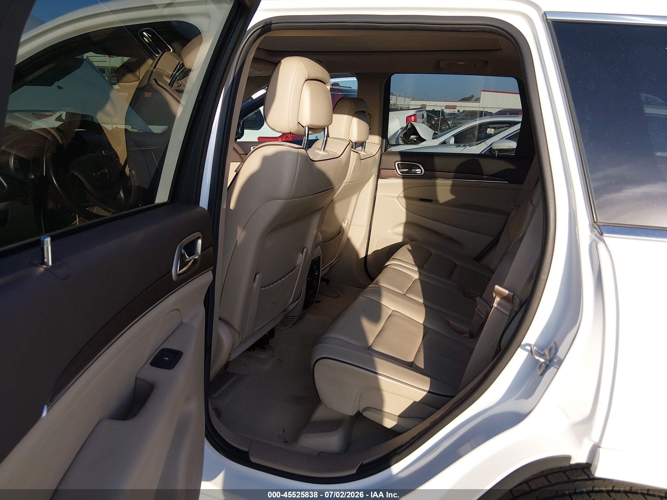2014 Jeep Grand Cherokee Overland White vin: 1C4RJECG4EC380217