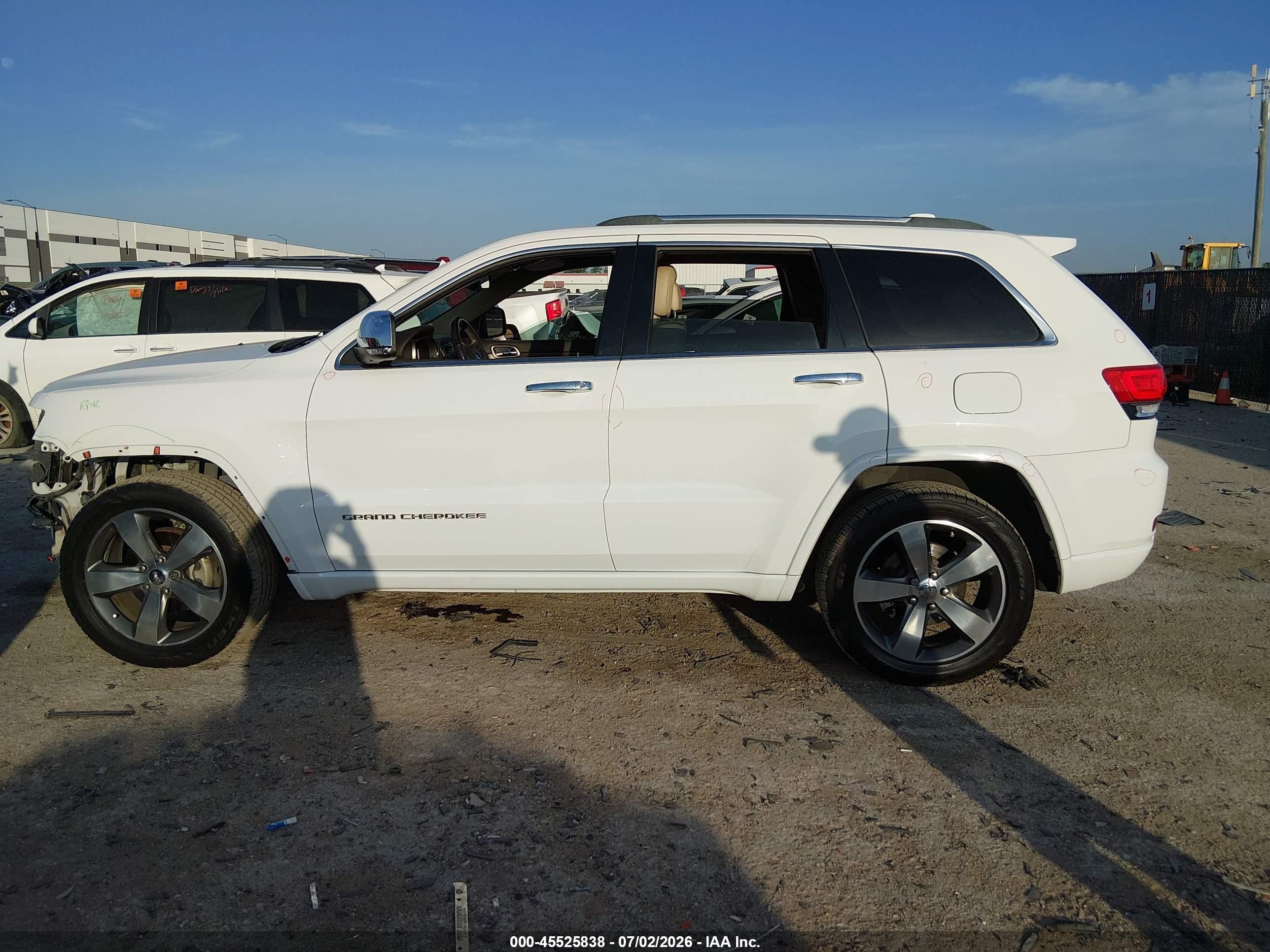 2014 Jeep Grand Cherokee Overland White vin: 1C4RJECG4EC380217