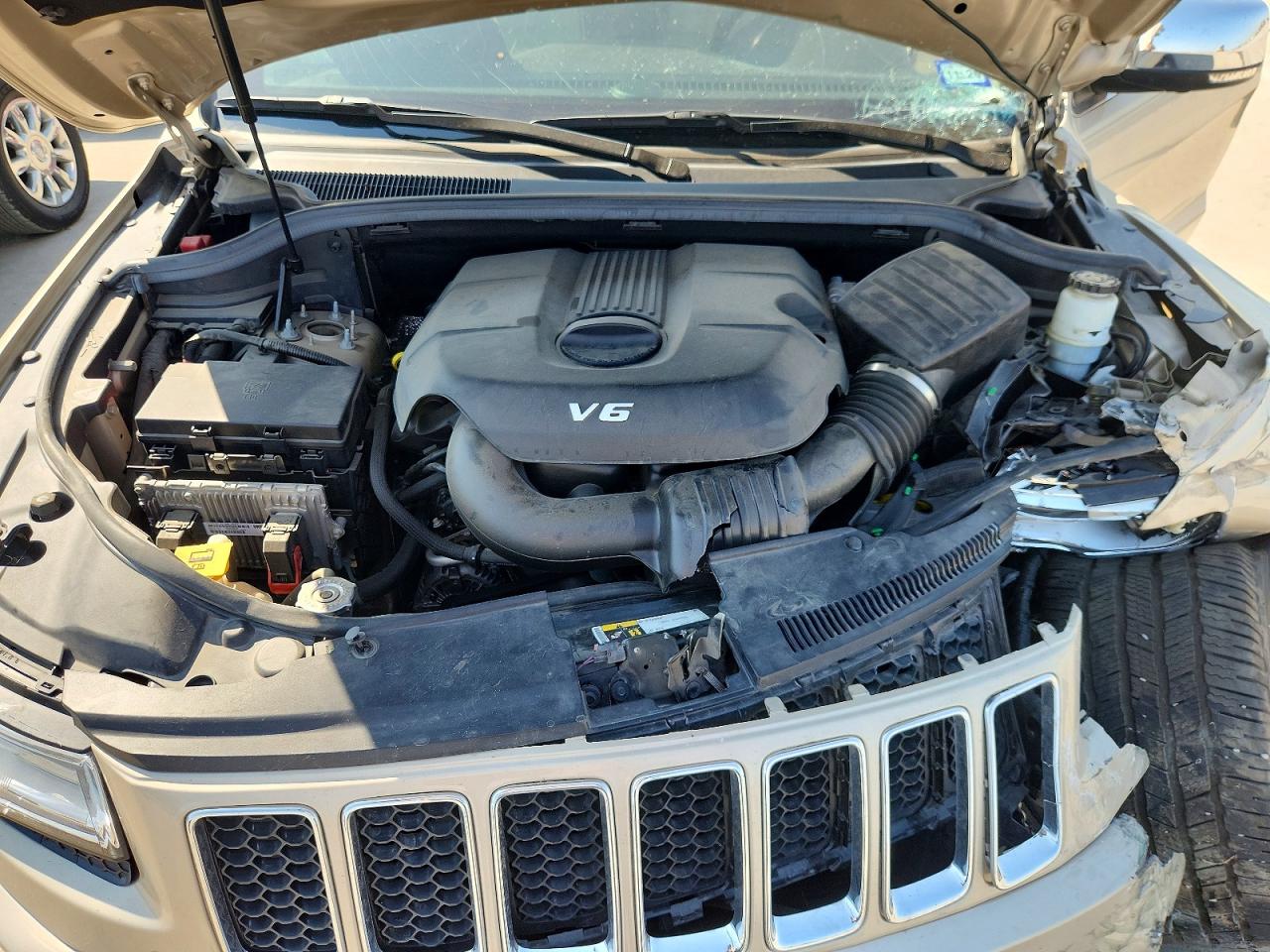 2015 Jeep Grand Cherokee Overland Gold vin: 1C4RJECG4FC132096