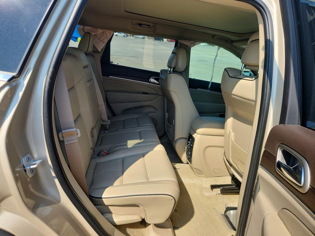 2015 Jeep Grand Cherokee Overland Gold vin: 1C4RJECG4FC132096