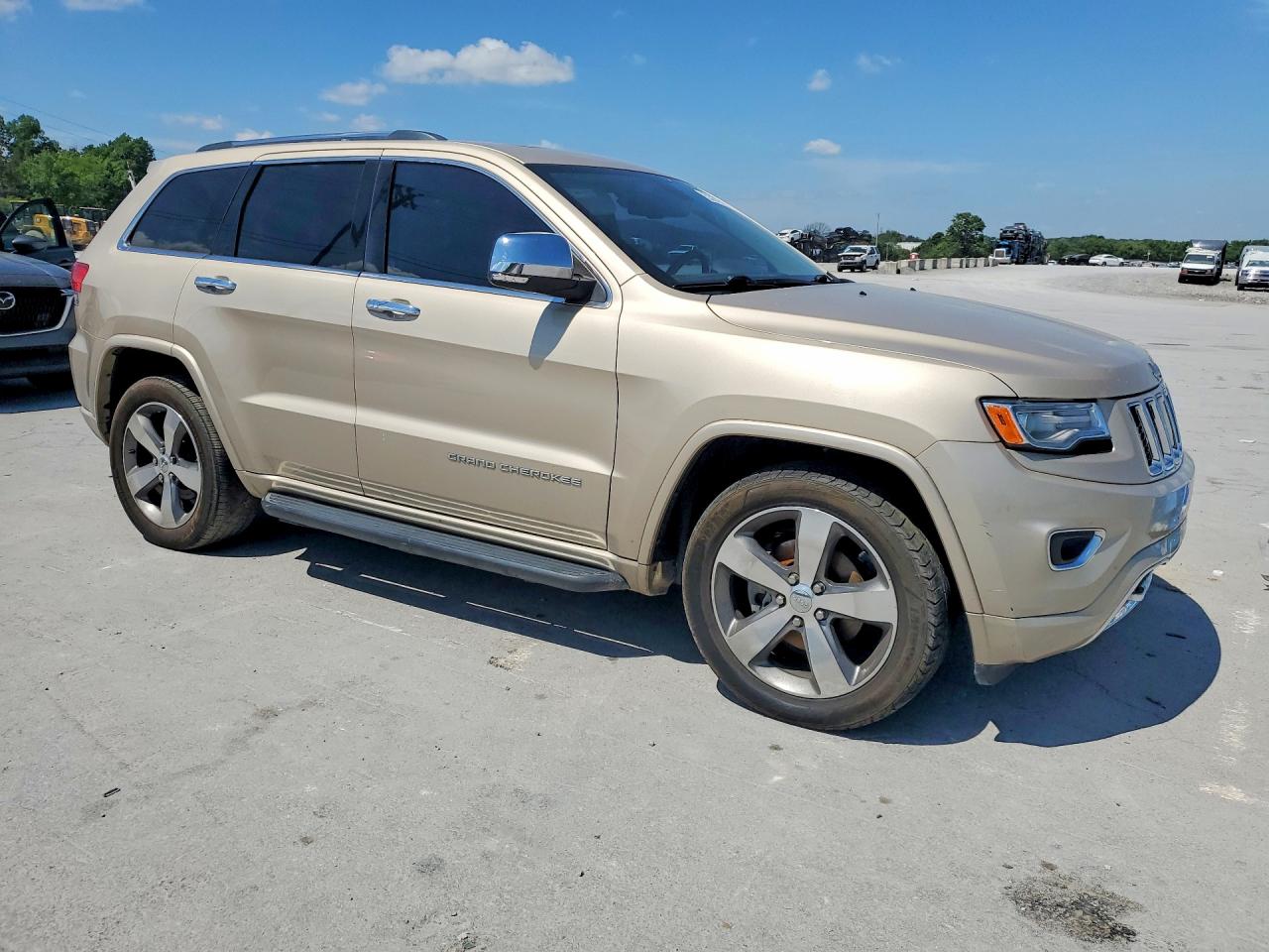 2015 Jeep Grand Cherokee Overland Beige vin: 1C4RJECG4FC187499