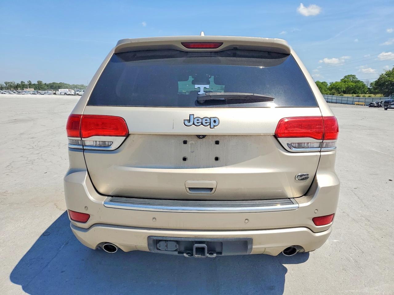 2015 Jeep Grand Cherokee Overland Beige vin: 1C4RJECG4FC187499