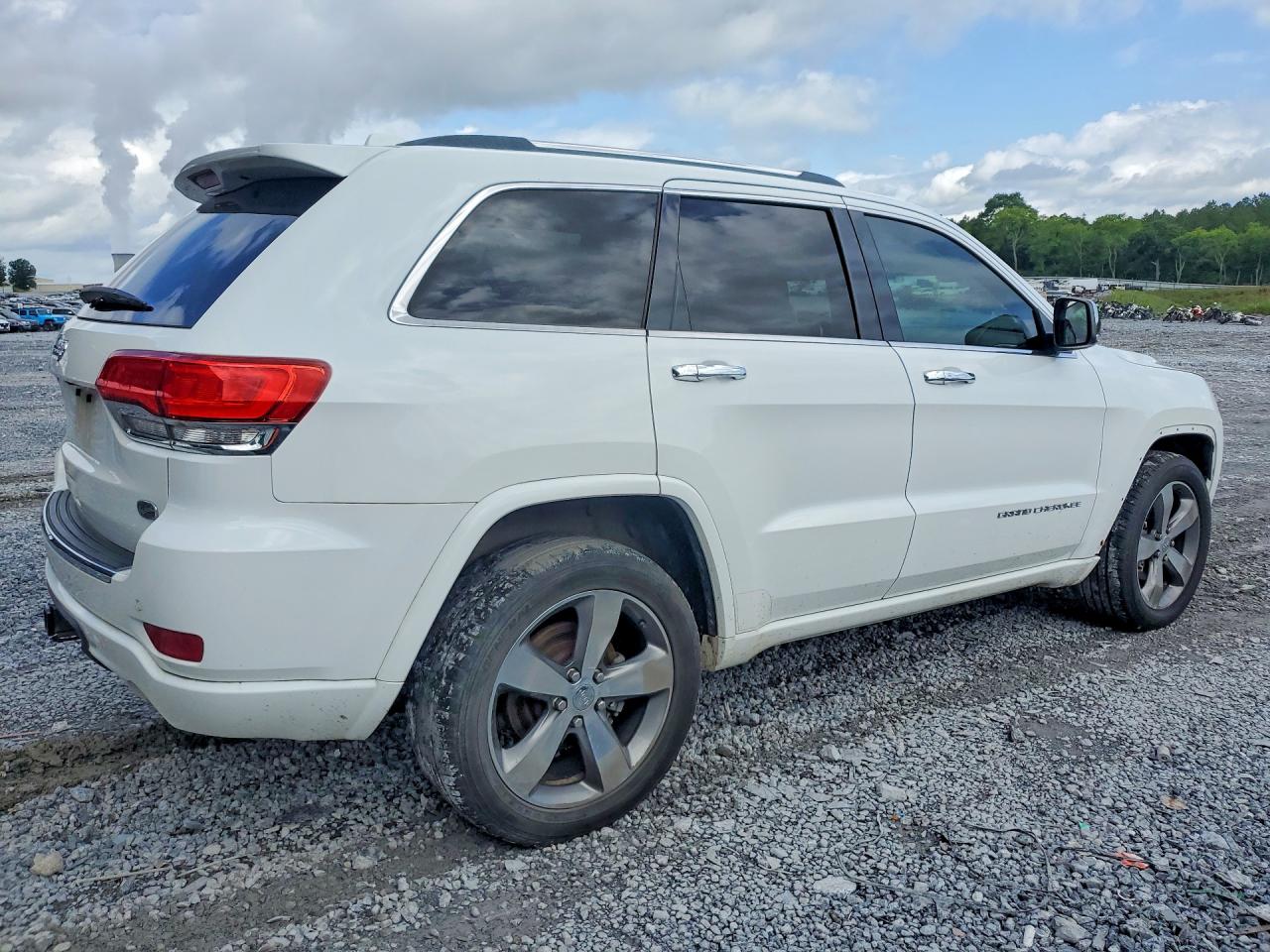 2015 Jeep Grand Cherokee Overland White vin: 1C4RJECG4FC744458
