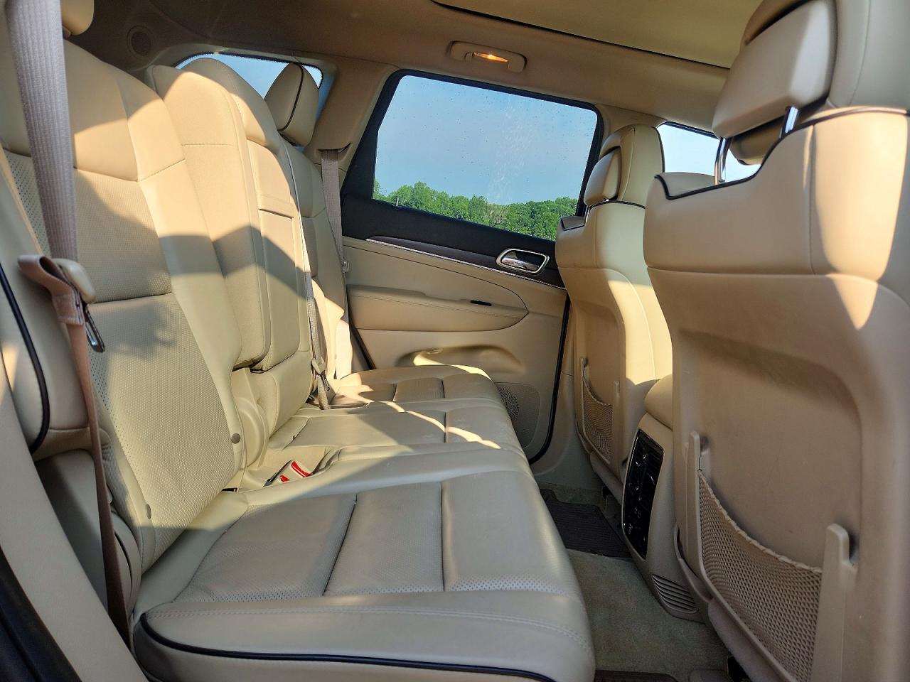 2015 Jeep Grand Cherokee Overland Red vin: 1C4RJECG4FC856659