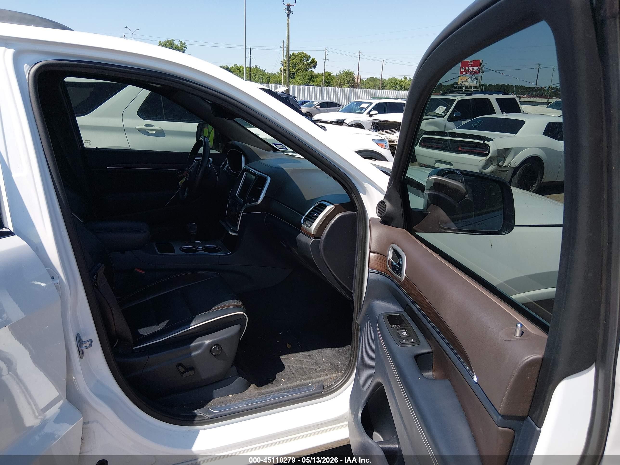 2015 Jeep Grand Cherokee Overland White vin: 1C4RJECG4FC906363