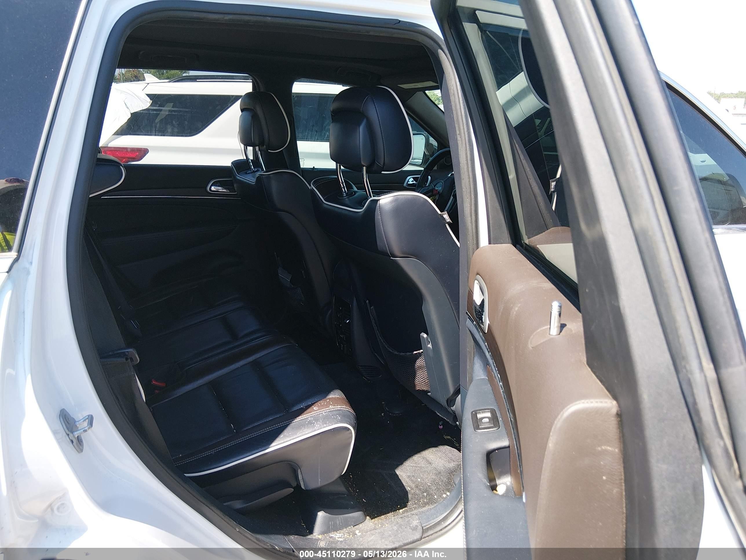 2015 Jeep Grand Cherokee Overland White vin: 1C4RJECG4FC906363
