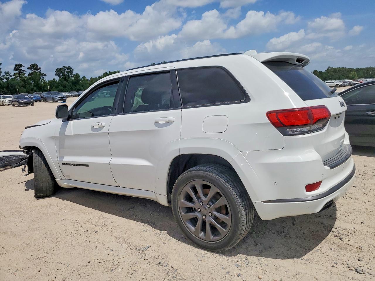 2019 Jeep Grand Cherokee Overland White vin: 1C4RJECG4KC662501