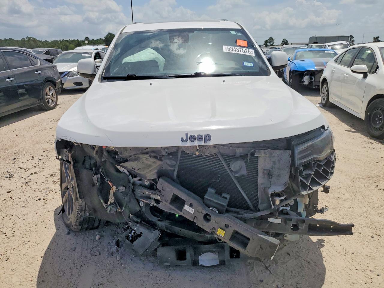 2019 Jeep Grand Cherokee Overland White vin: 1C4RJECG4KC662501