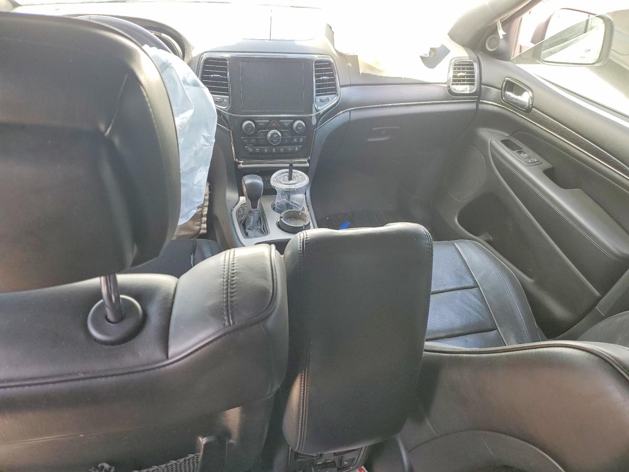 2019 Jeep Grand Cherokee Overland White vin: 1C4RJECG4KC662501
