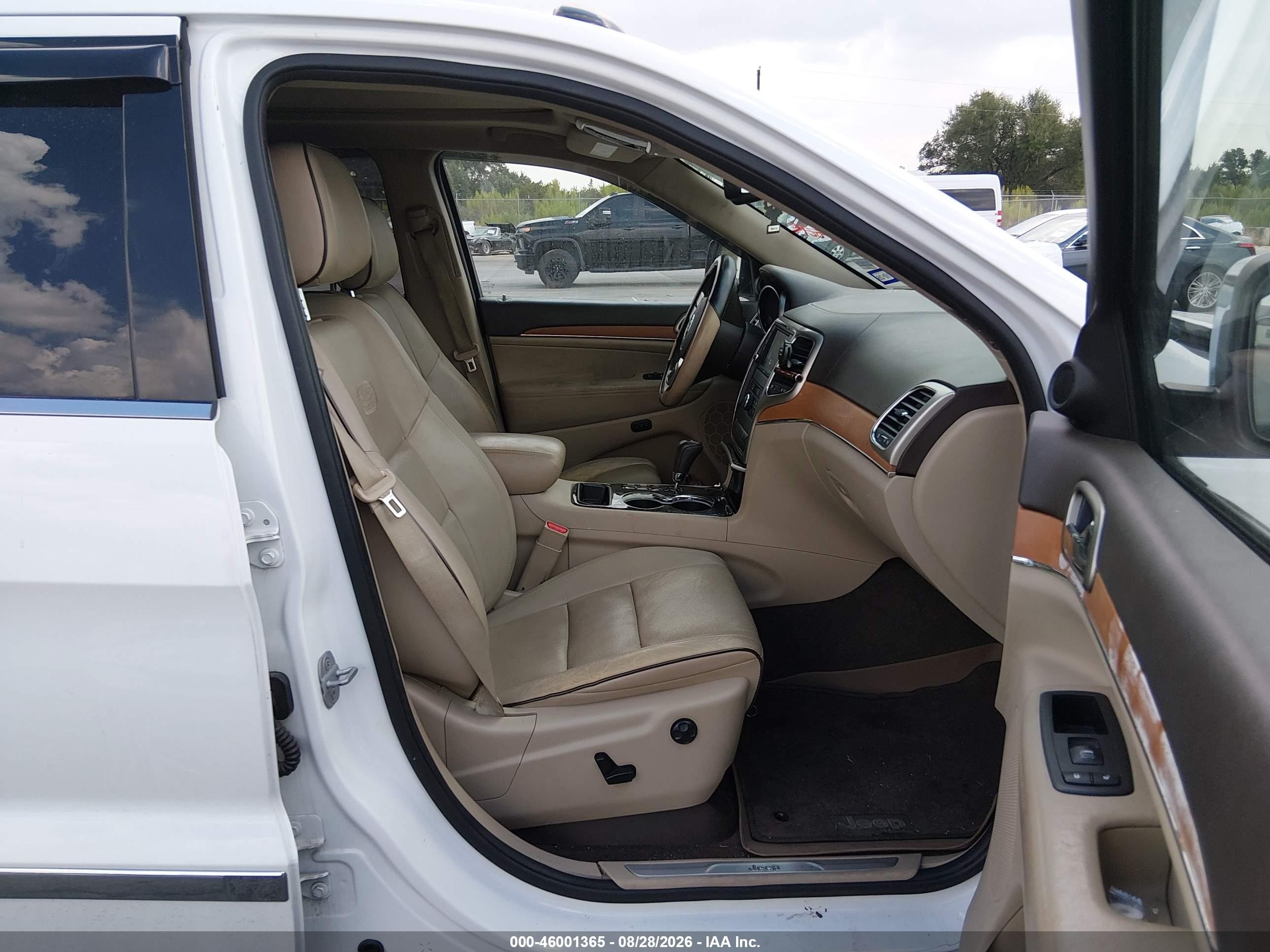 2013 Jeep Grand Cherokee Overland White vin: 1C4RJECG7DC582662