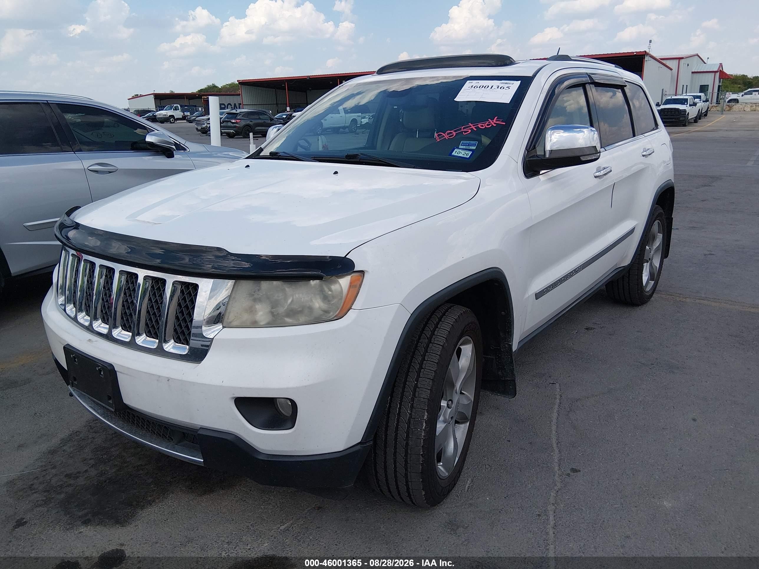 2013 Jeep Grand Cherokee Overland White vin: 1C4RJECG7DC582662