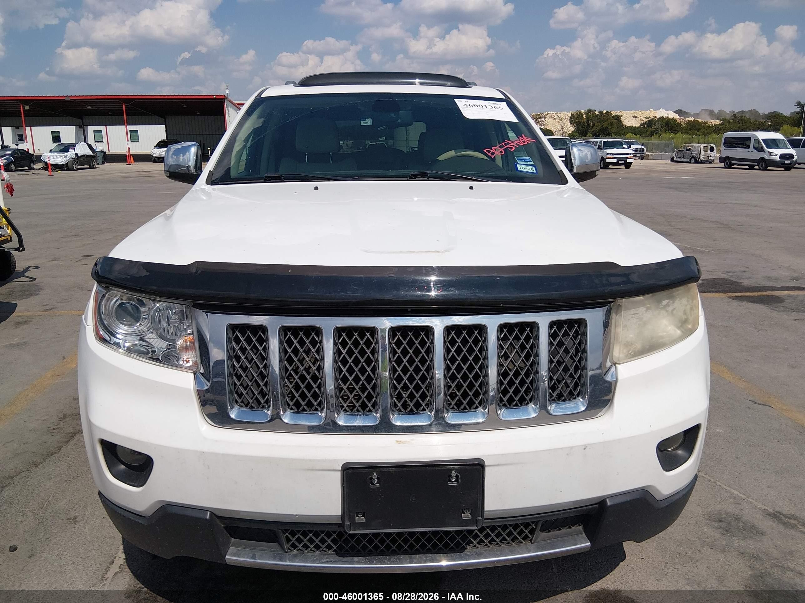2013 Jeep Grand Cherokee Overland White vin: 1C4RJECG7DC582662