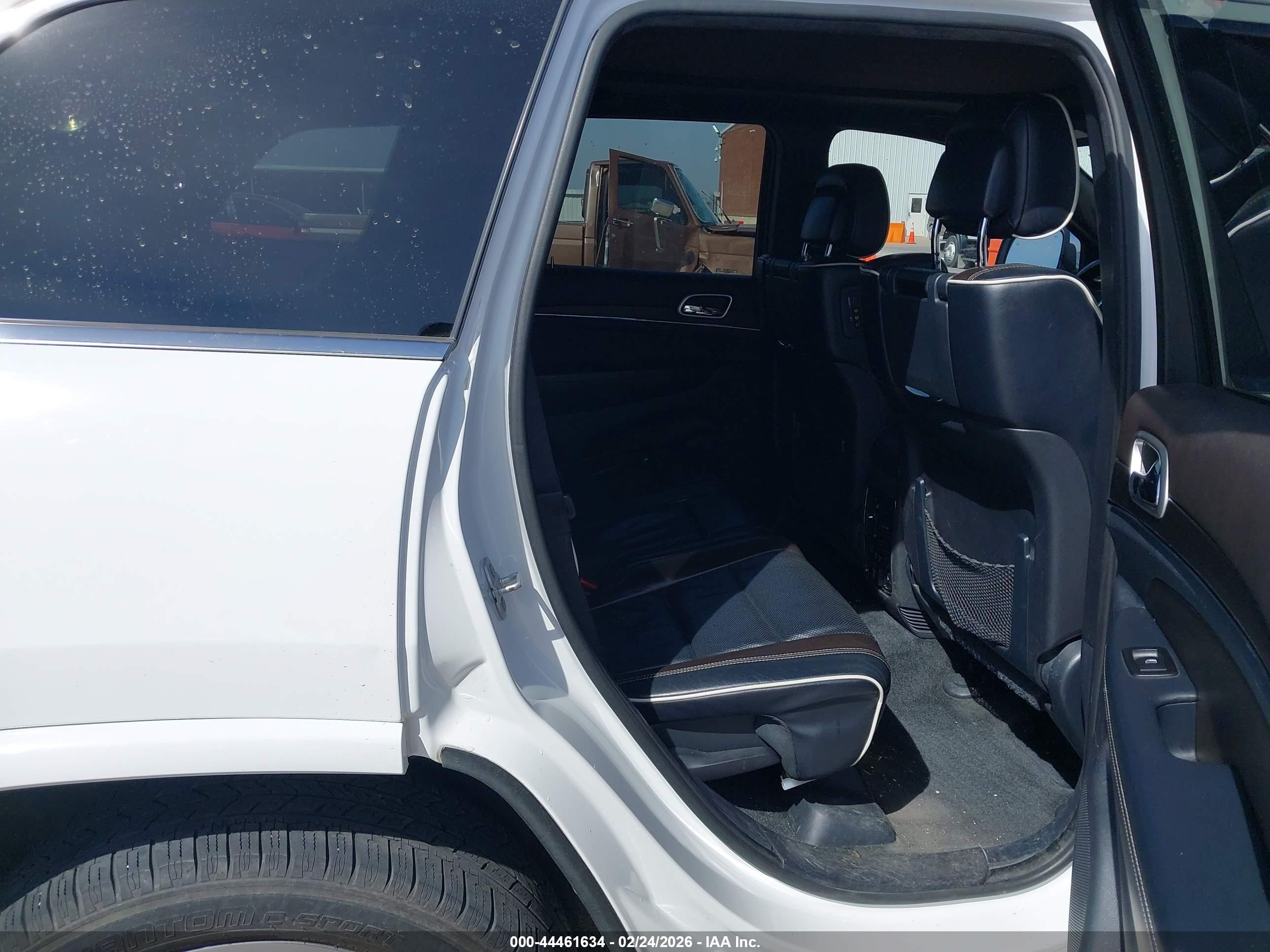 2015 Jeep Grand Cherokee Overland White vin: 1C4RJECG7FC125594