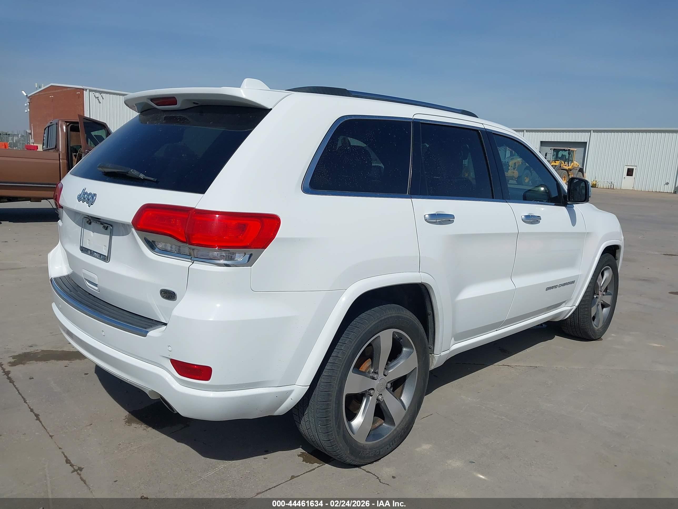 2015 Jeep Grand Cherokee Overland White vin: 1C4RJECG7FC125594