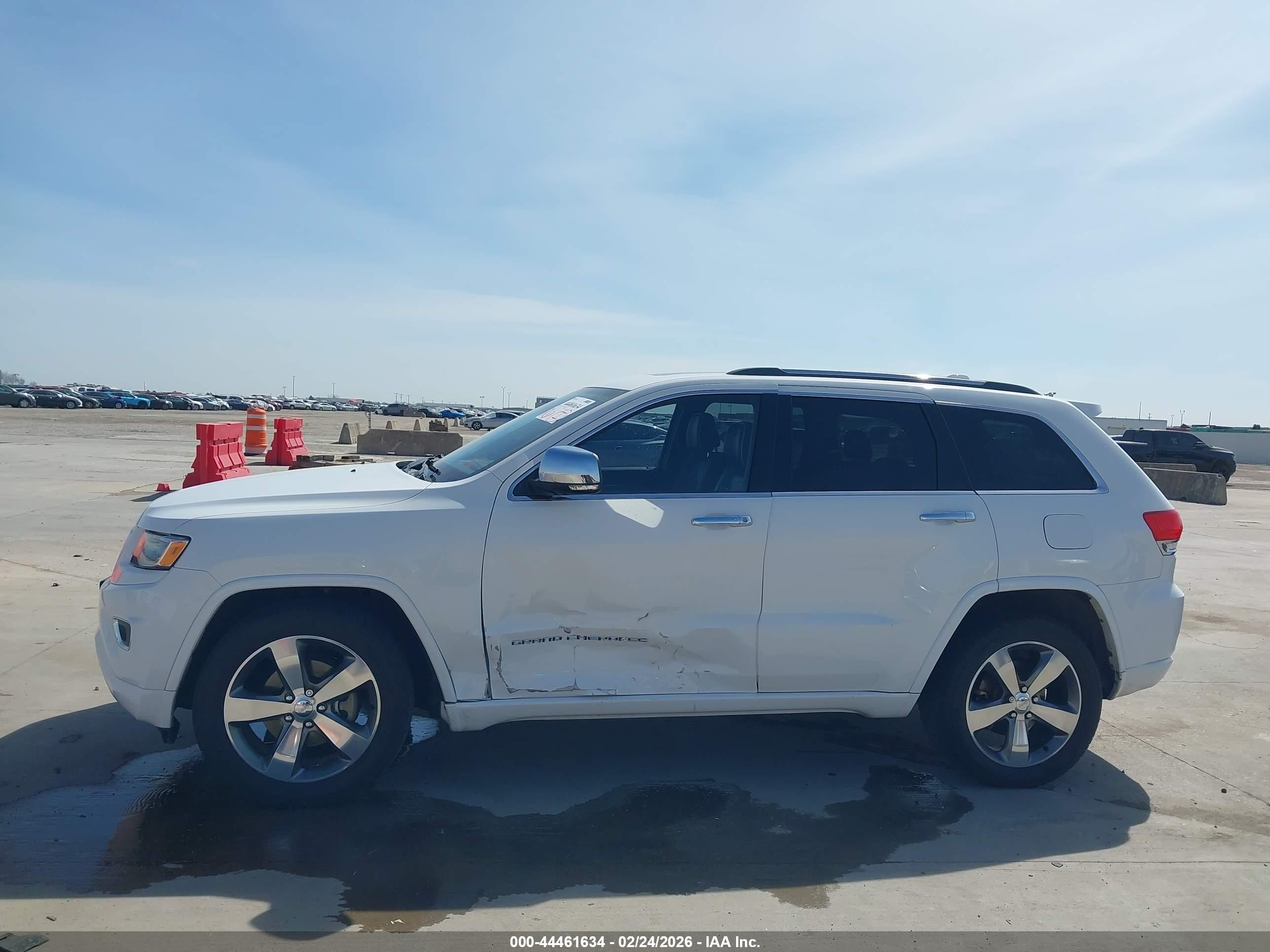 2015 Jeep Grand Cherokee Overland White vin: 1C4RJECG7FC125594
