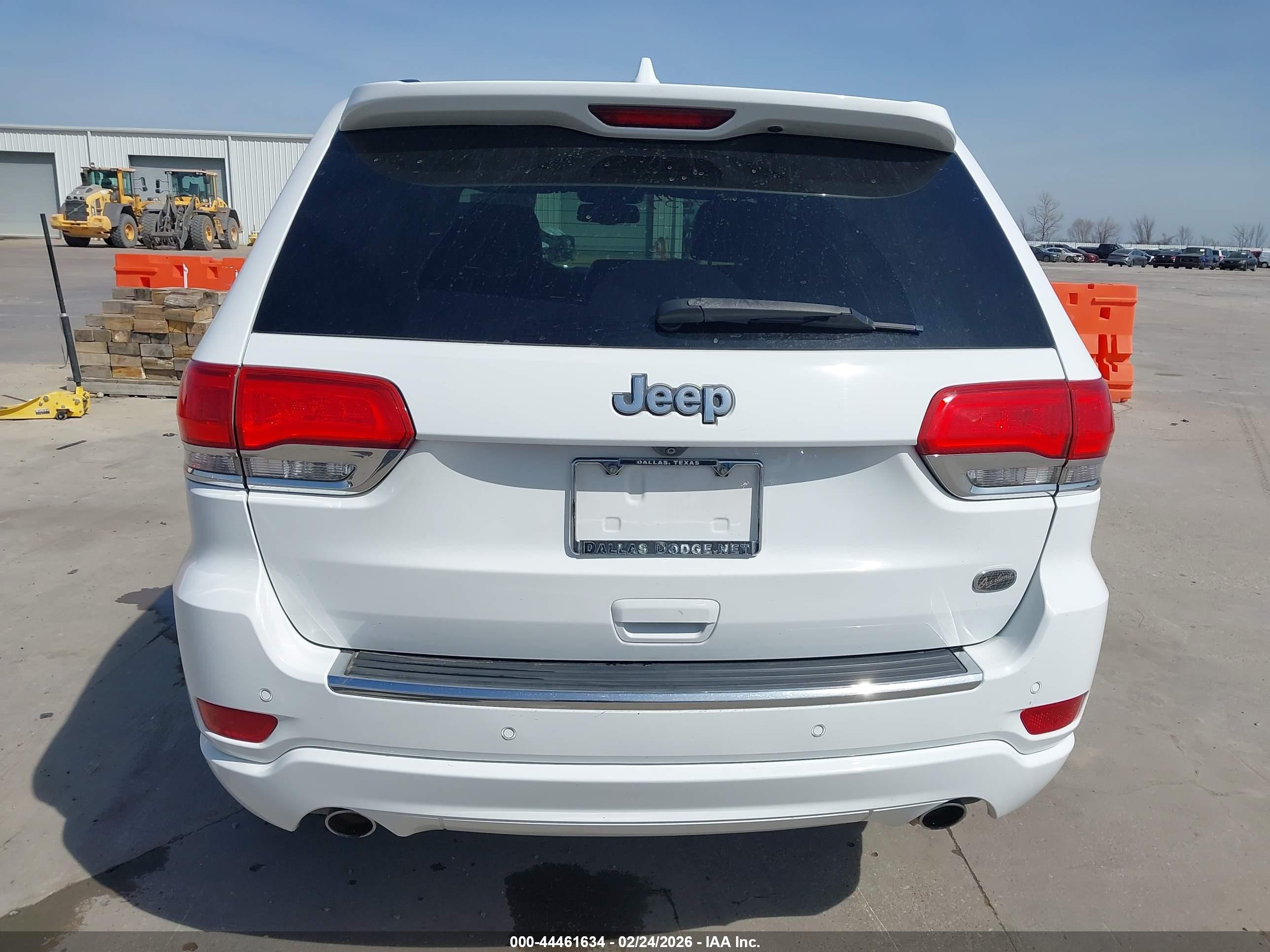 2015 Jeep Grand Cherokee Overland White vin: 1C4RJECG7FC125594