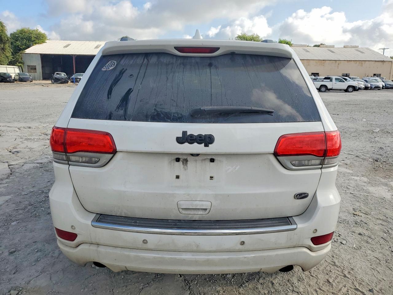 2015 Jeep Grand Cherokee Overland White vin: 1C4RJECG7FC686295