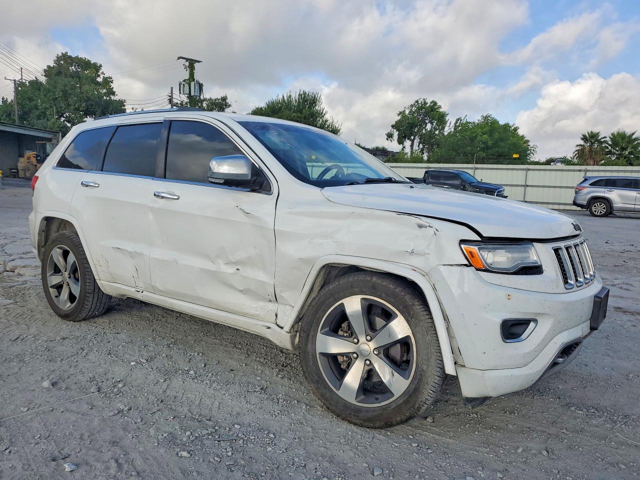2015 Jeep Grand Cherokee Overland White vin: 1C4RJECG7FC686295