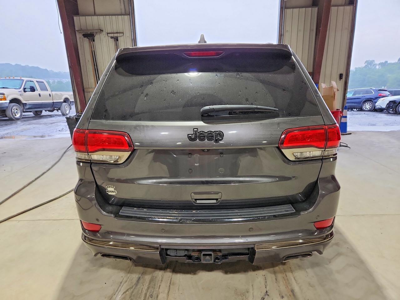 2015 Jeep Grand Cherokee Overland Gray vin: 1C4RJECG9FC218908