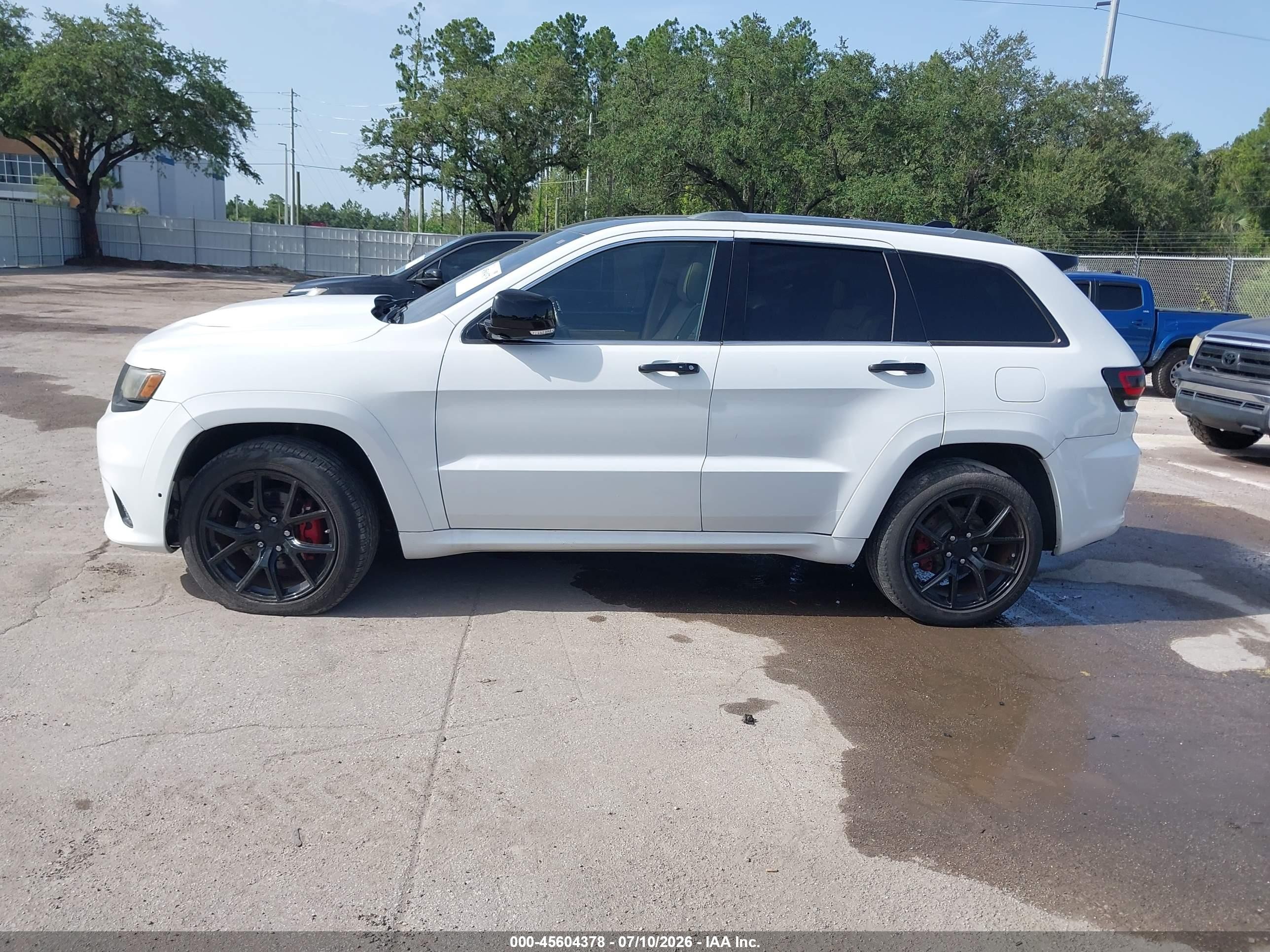 2015 Jeep Grand Cherokee Overland White vin: 1C4RJECG9FC707485