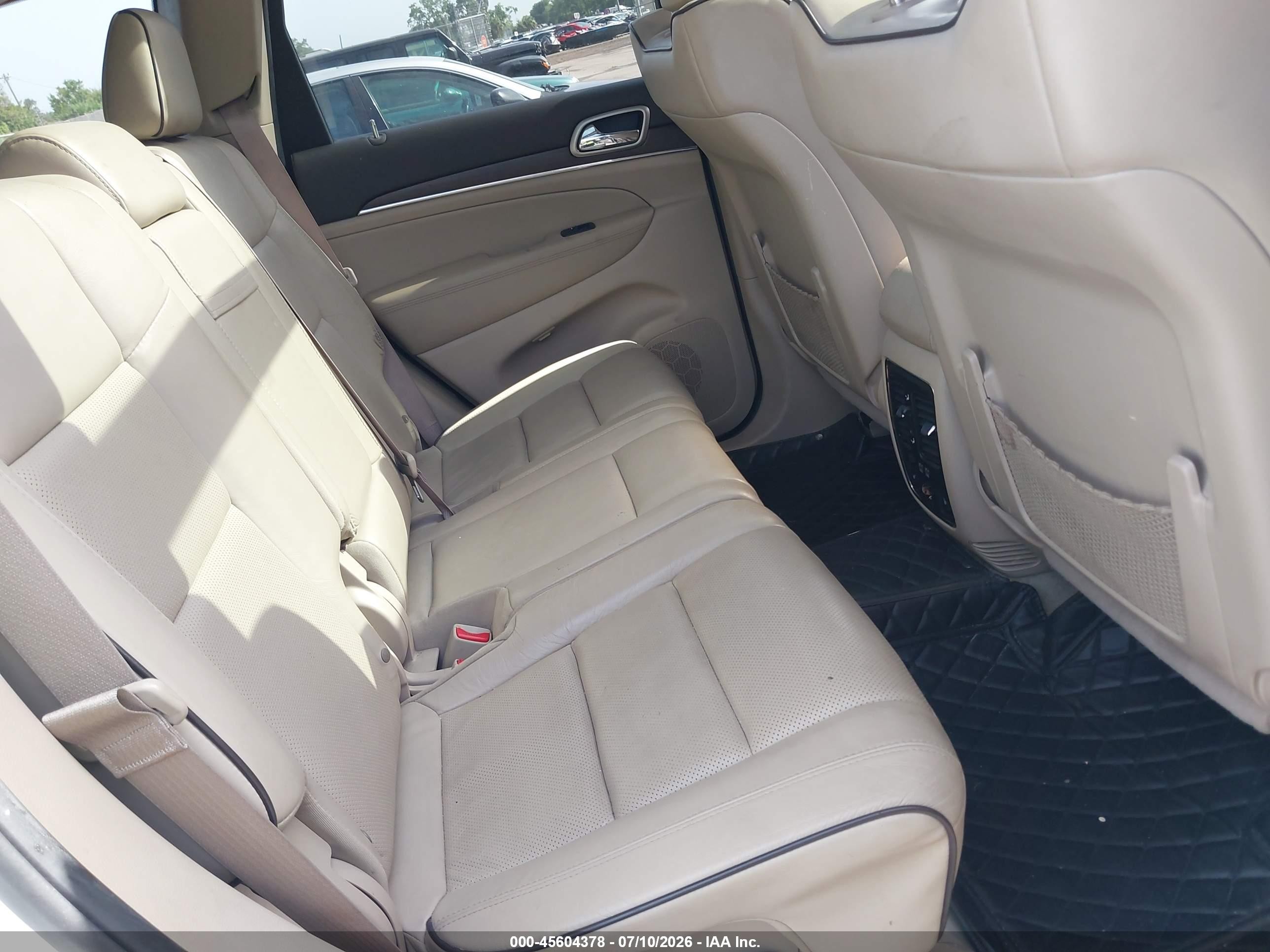 2015 Jeep Grand Cherokee Overland White vin: 1C4RJECG9FC707485