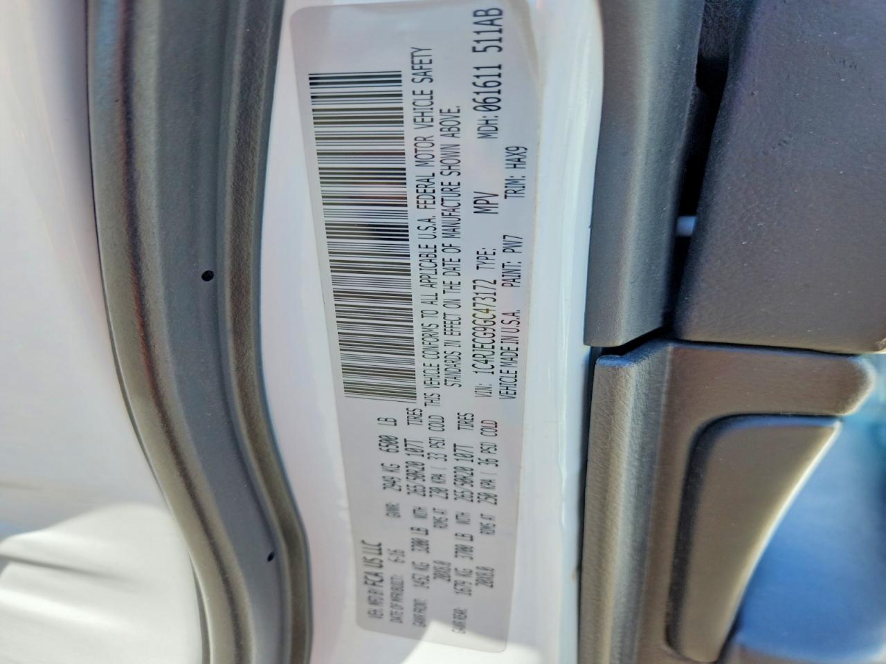 2016 Jeep Grand Cherokee Overland White vin: 1C4RJECG9GC473172