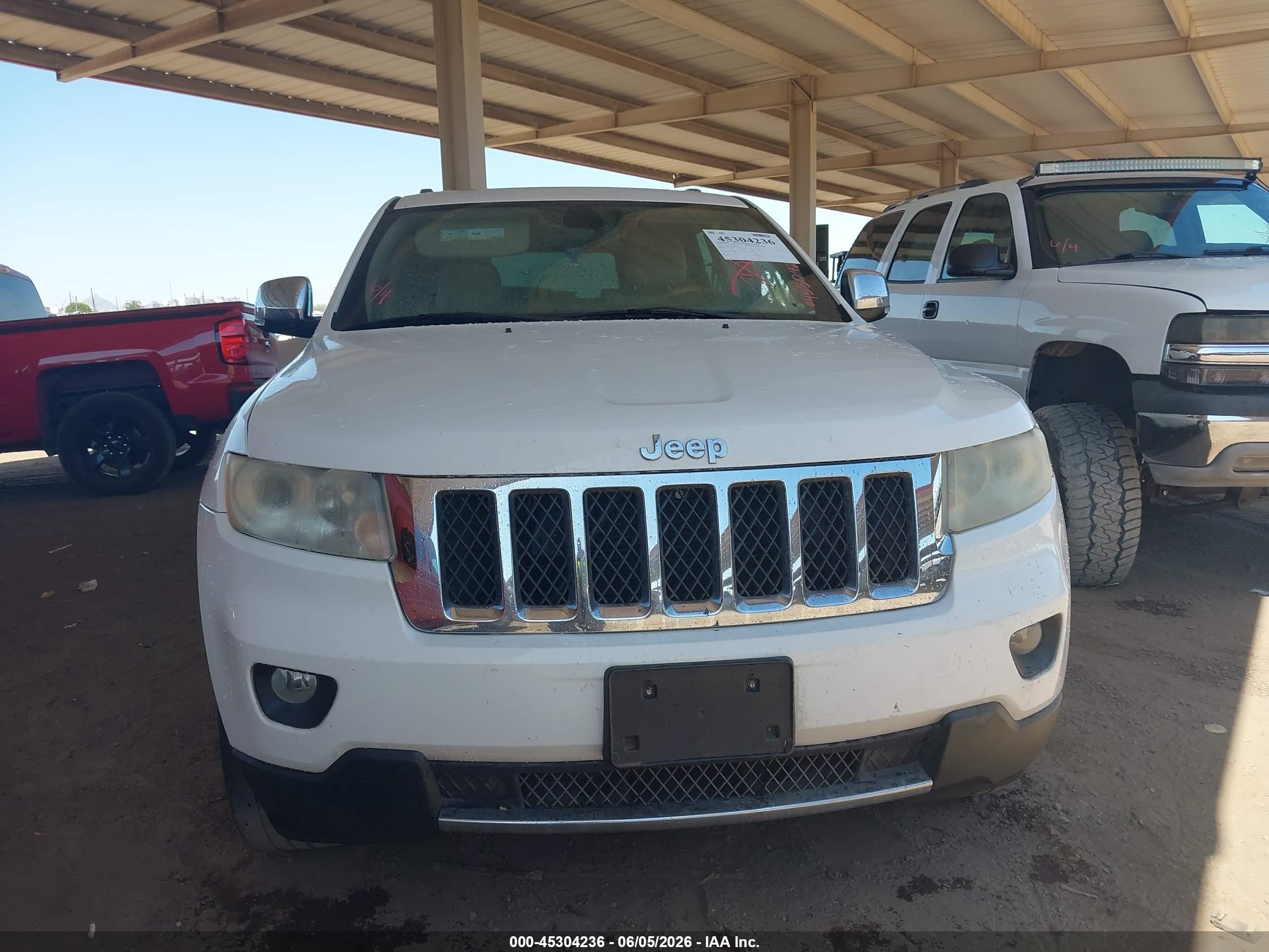 2012 Jeep Grand Cherokee Overland White vin: 1C4RJECGXCC116268