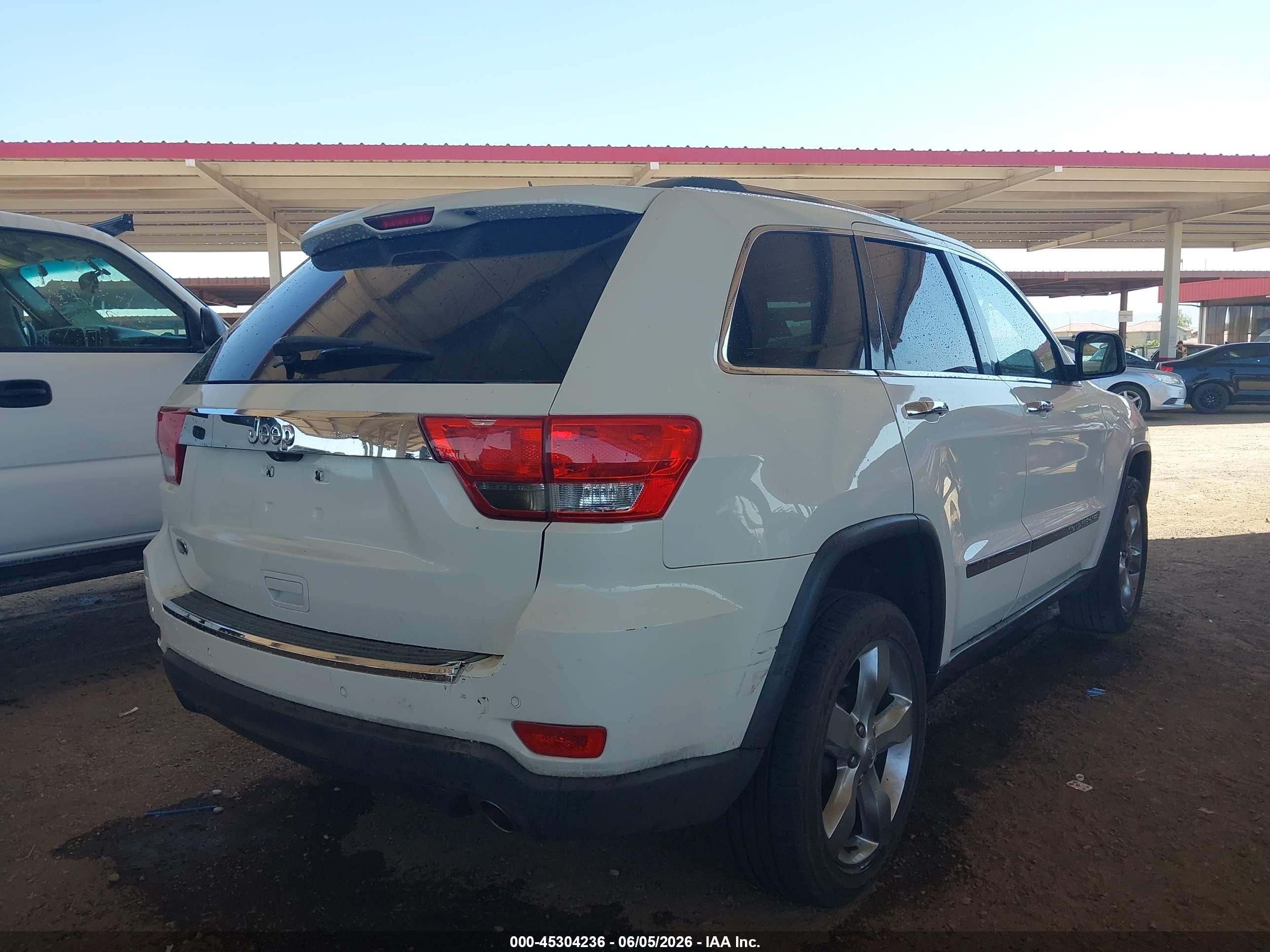 2012 Jeep Grand Cherokee Overland White vin: 1C4RJECGXCC116268