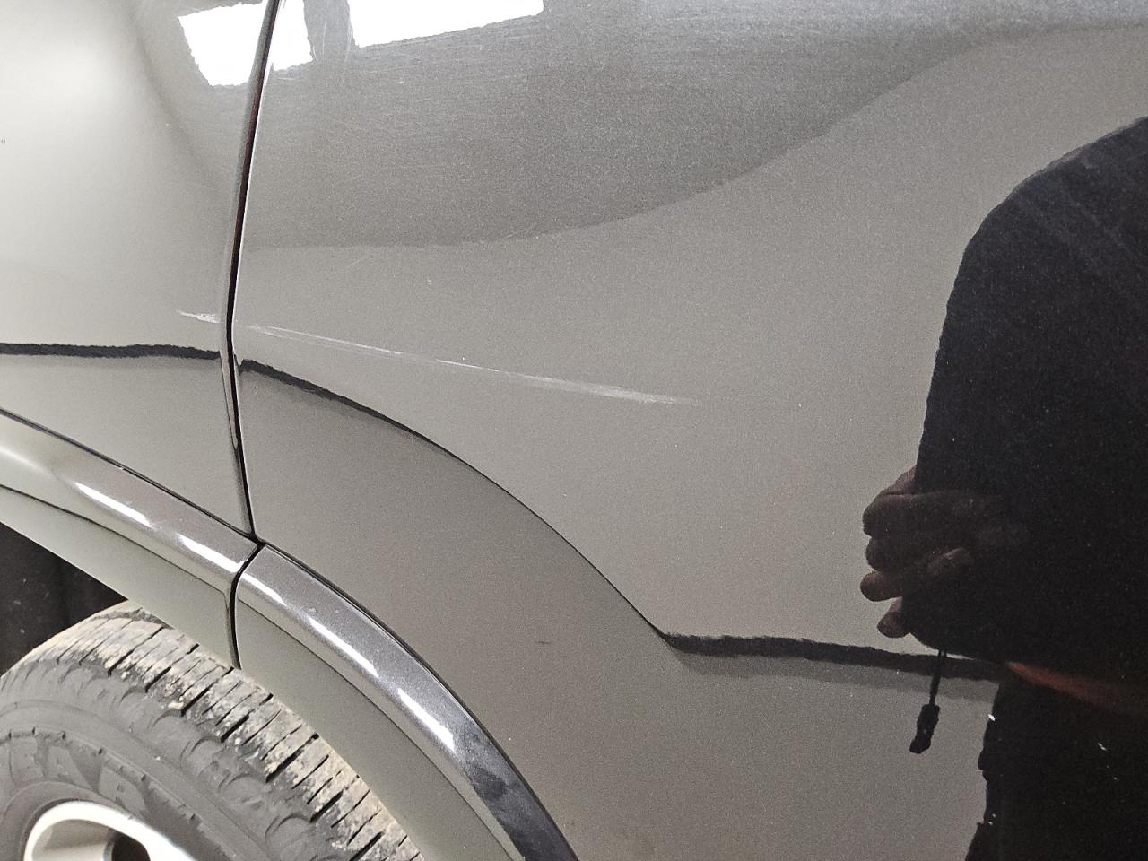 2015 Jeep Grand Cherokee Overland Black vin: 1C4RJECGXFC920333 Damage: Right Rear Door, Heavy Scratch, > 12 Inches