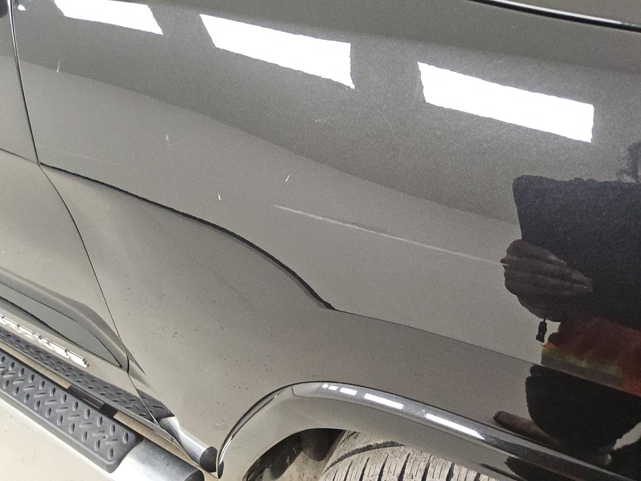 2015 Jeep Grand Cherokee Overland Black vin: 1C4RJECGXFC920333 Damage: Right Front Fender, Heavy Scratch, > 12 Inches
