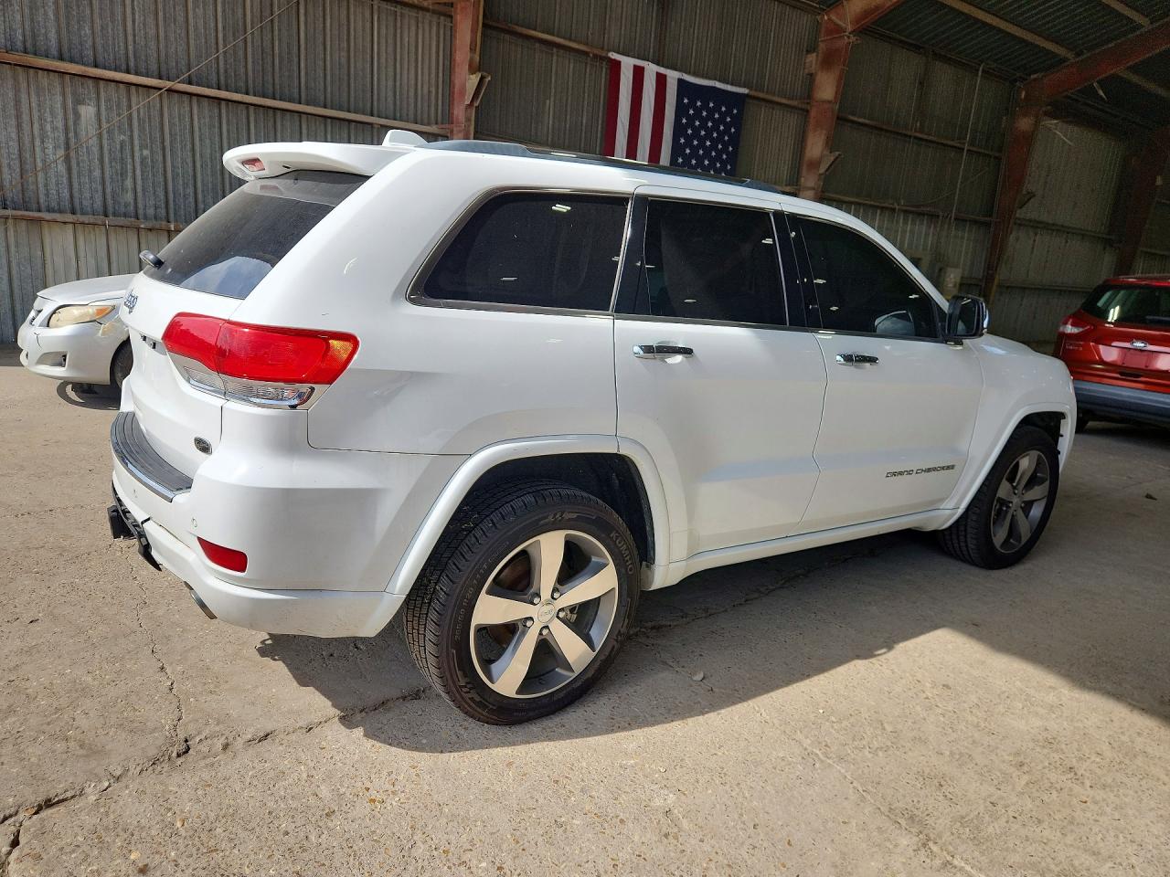 2015 Jeep Grand Cherokee Overland White vin: 1C4RJECM0FC689254