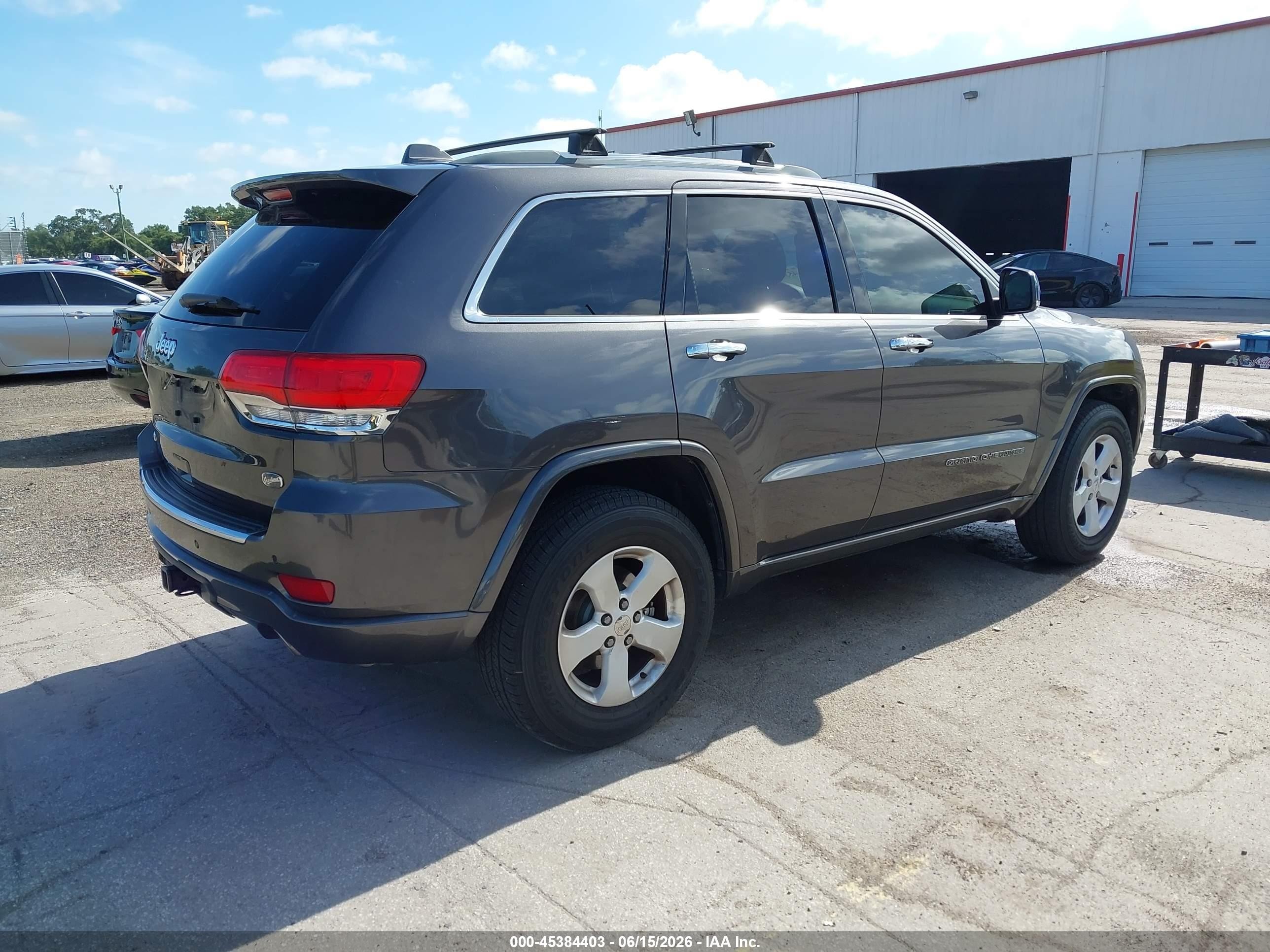 2018 Jeep Grand Cherokee Overland 4x2 Gray vin: 1C4RJECM4JC428704