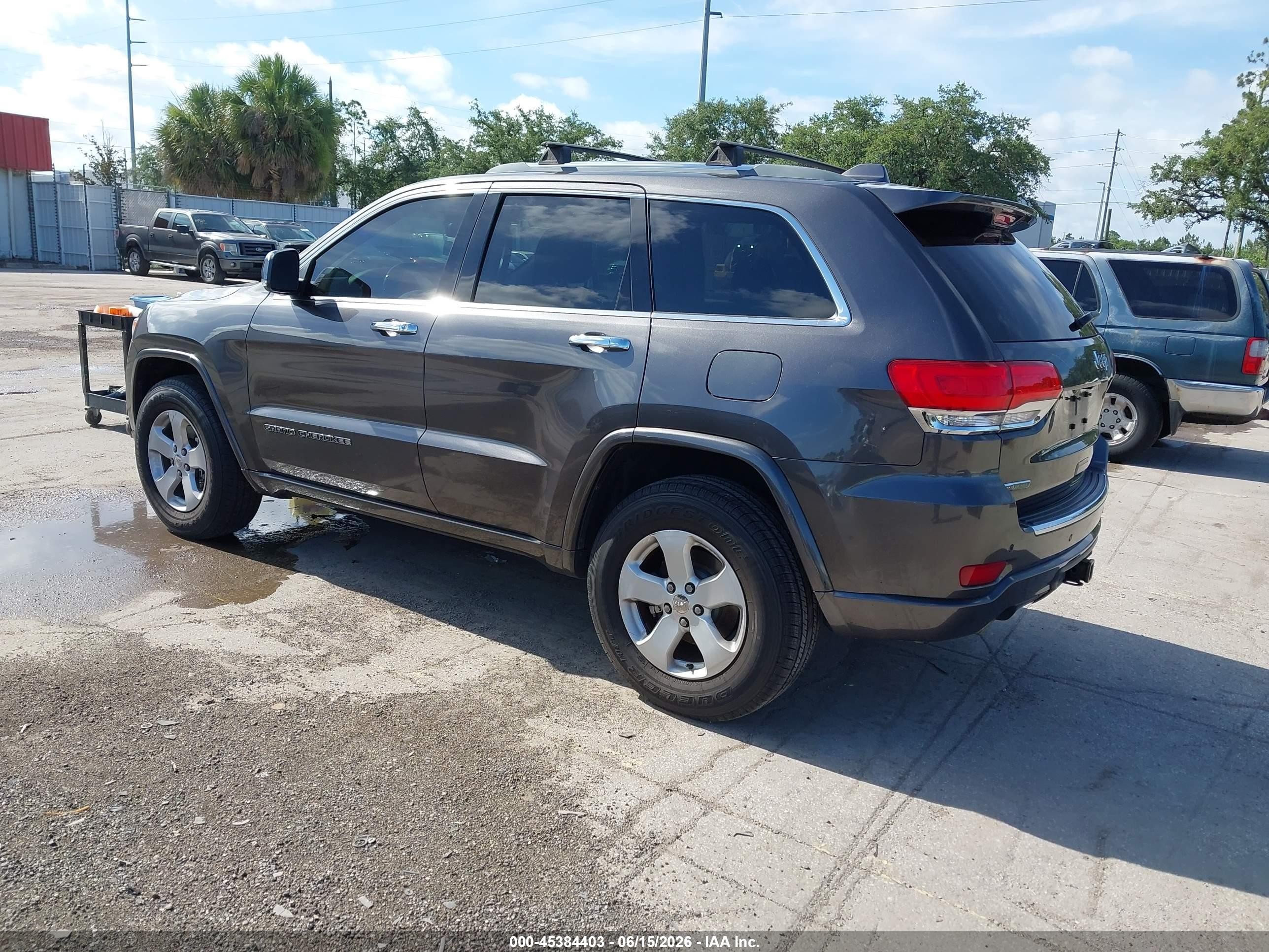 2018 Jeep Grand Cherokee Overland 4x2 Gray vin: 1C4RJECM4JC428704