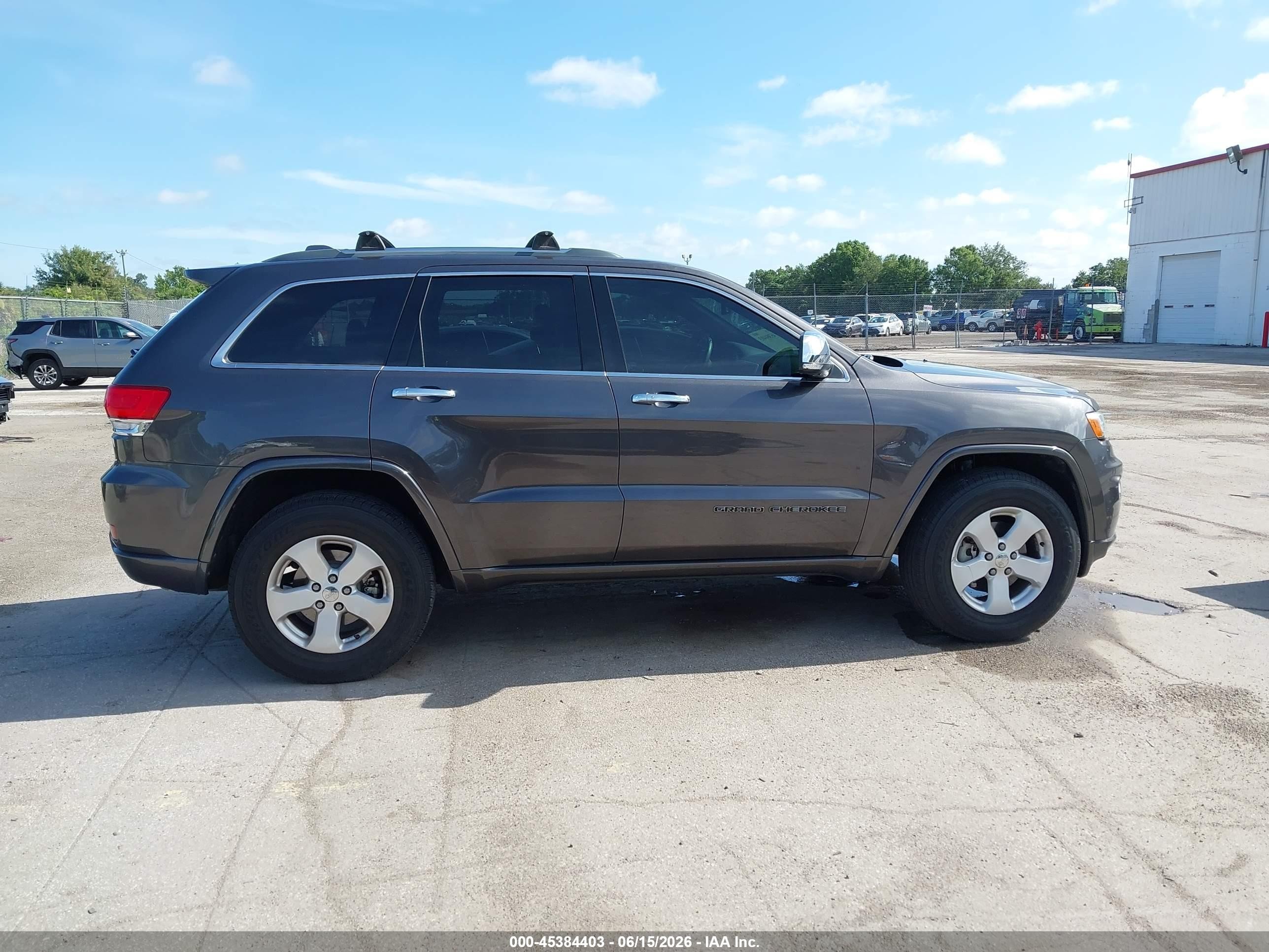 2018 Jeep Grand Cherokee Overland 4x2 Gray vin: 1C4RJECM4JC428704