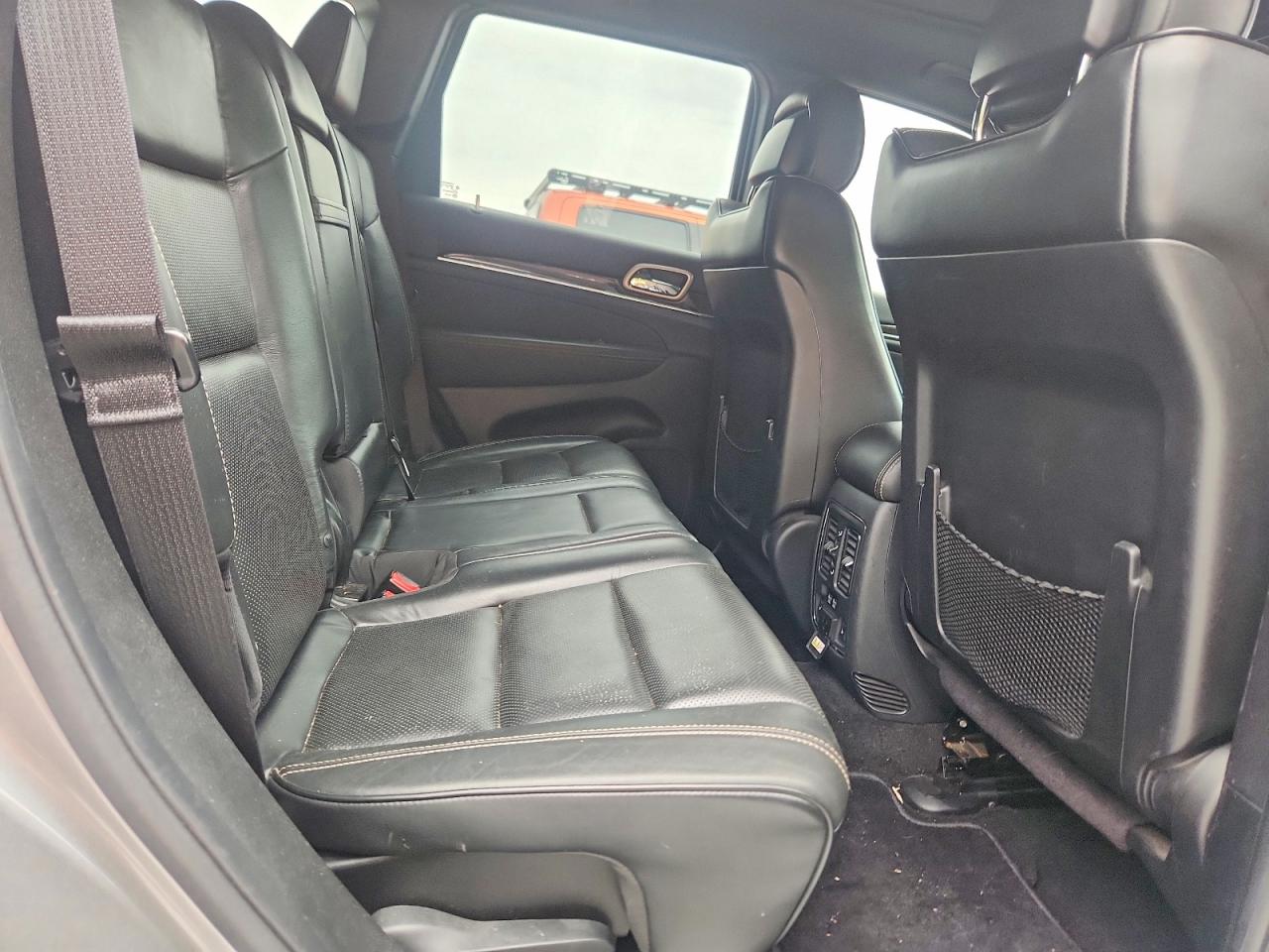 2014 Jeep Grand Cherokee Overland Silver vin: 1C4RJECM7EC532125