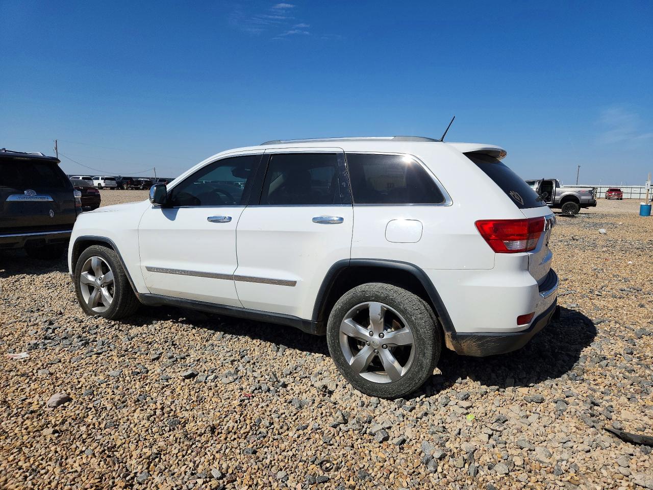 2013 Jeep Grand Cherokee Overland White vin: 1C4RJECT8DC647211