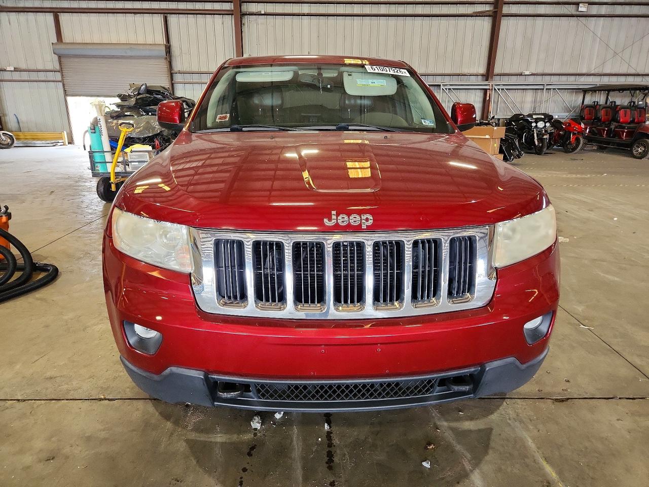 2012 Jeep Grand Cherokee Laredo Red vin: 1C4RJFAG0CC115784