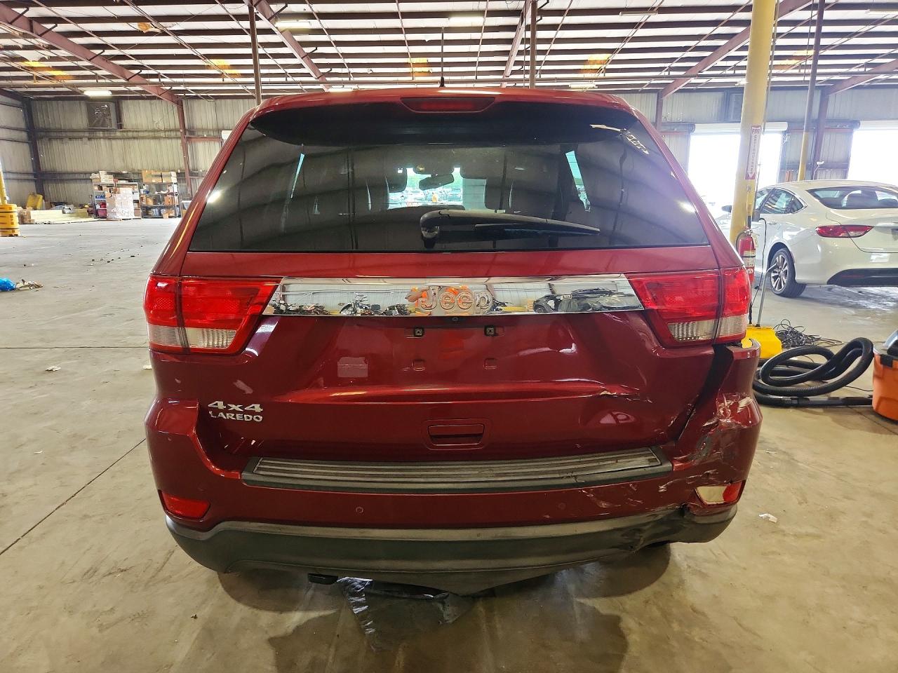 2012 Jeep Grand Cherokee Laredo Red vin: 1C4RJFAG0CC115784