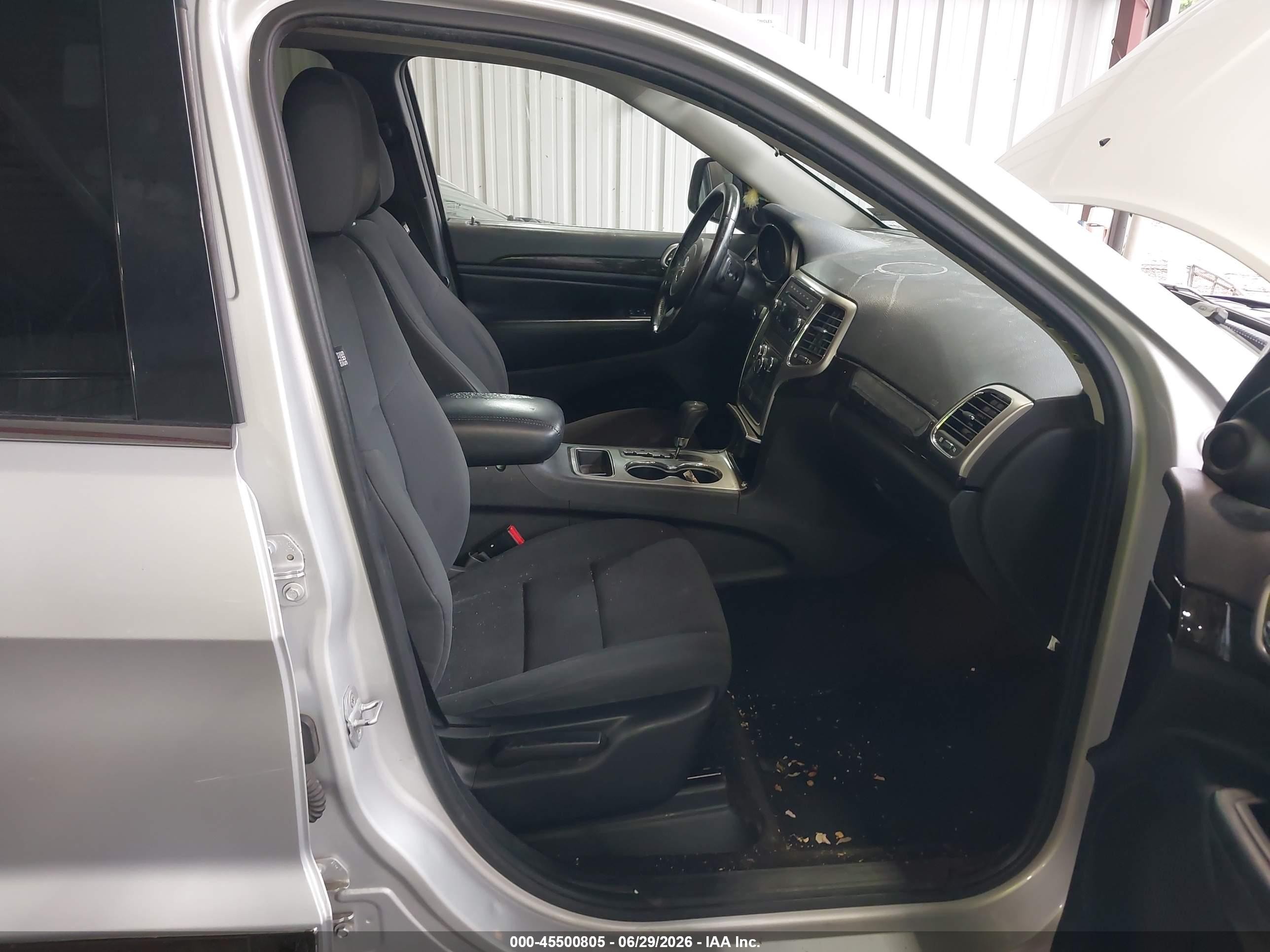 2012 Jeep Grand Cherokee Laredo Silver vin: 1C4RJFAG0CC119155