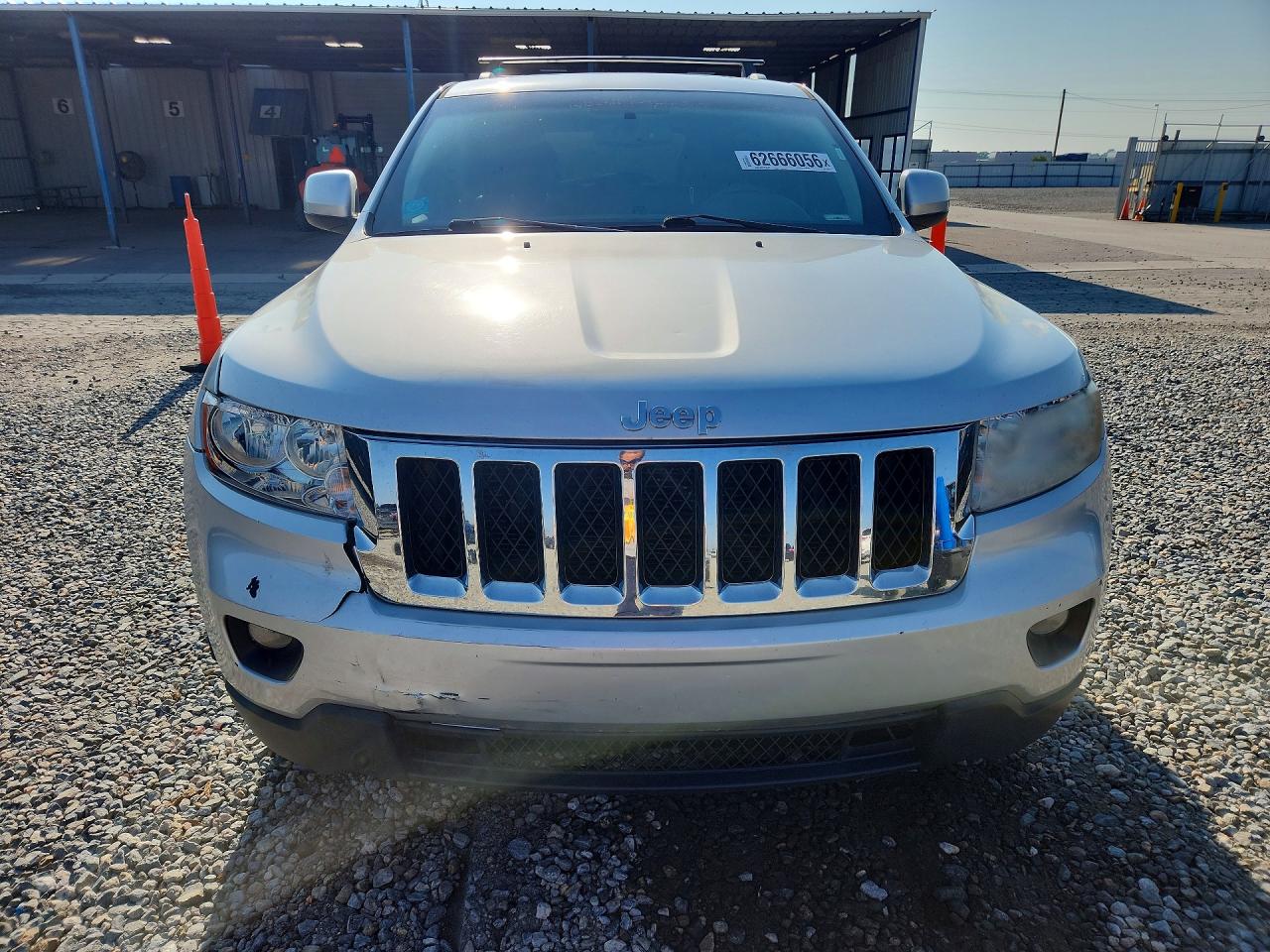 2012 Jeep Grand Cherokee Laredo Silver vin: 1C4RJFAG0CC149823